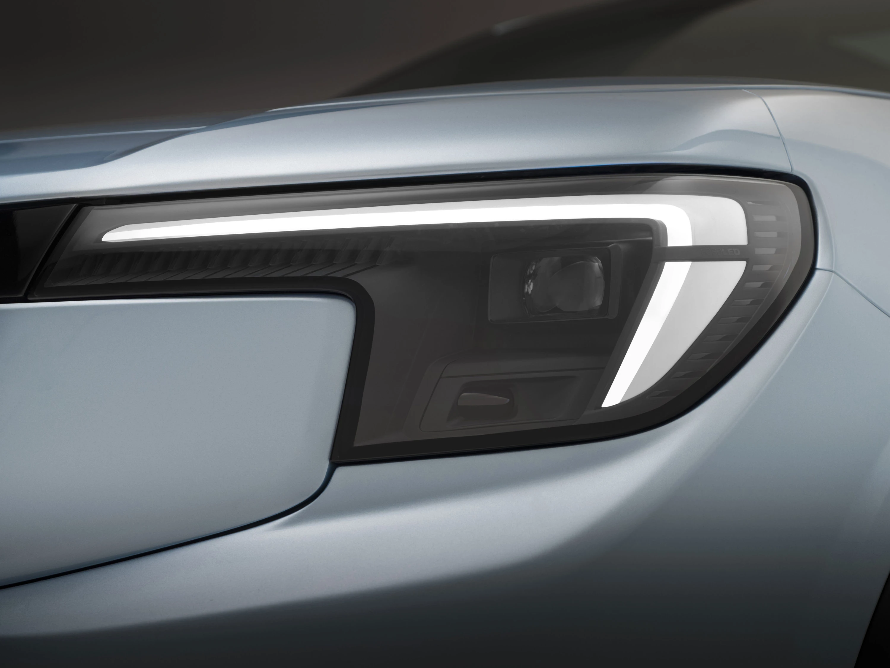 Ford Explorer Extended Range AWD headlights view