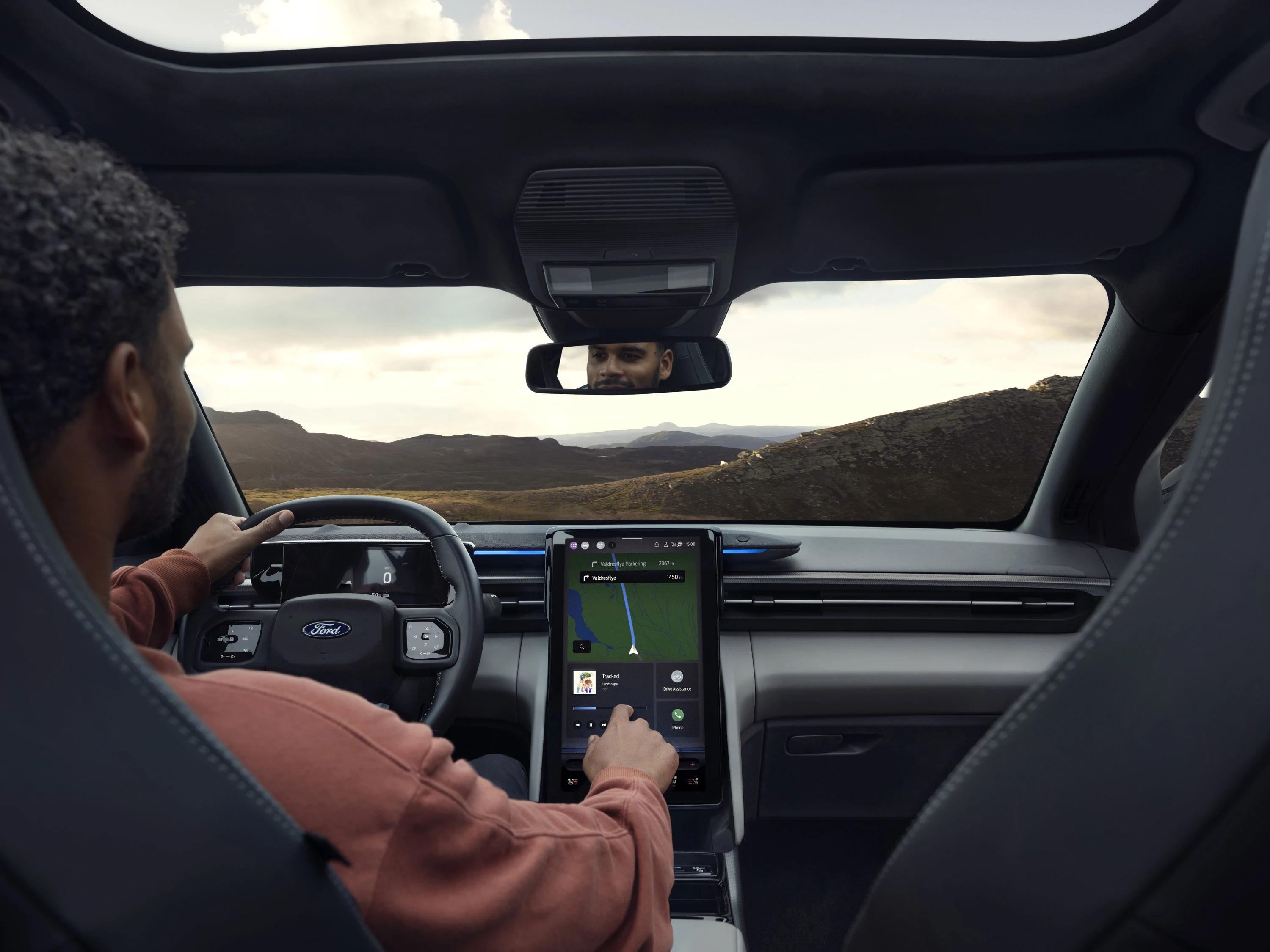 Ford Explorer Extended Range AWD interior view