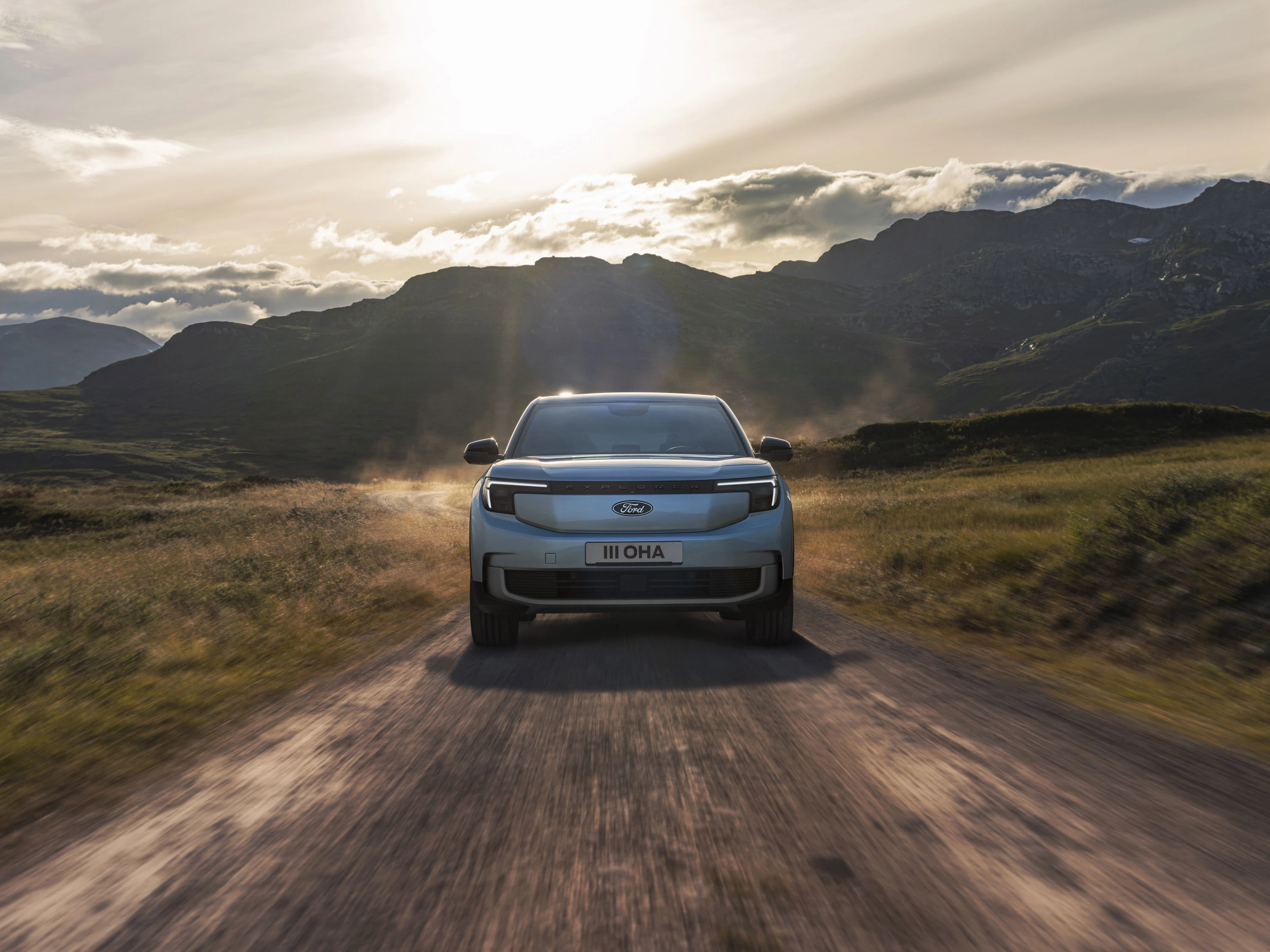Ford Explorer Standard Range RWD exterior view