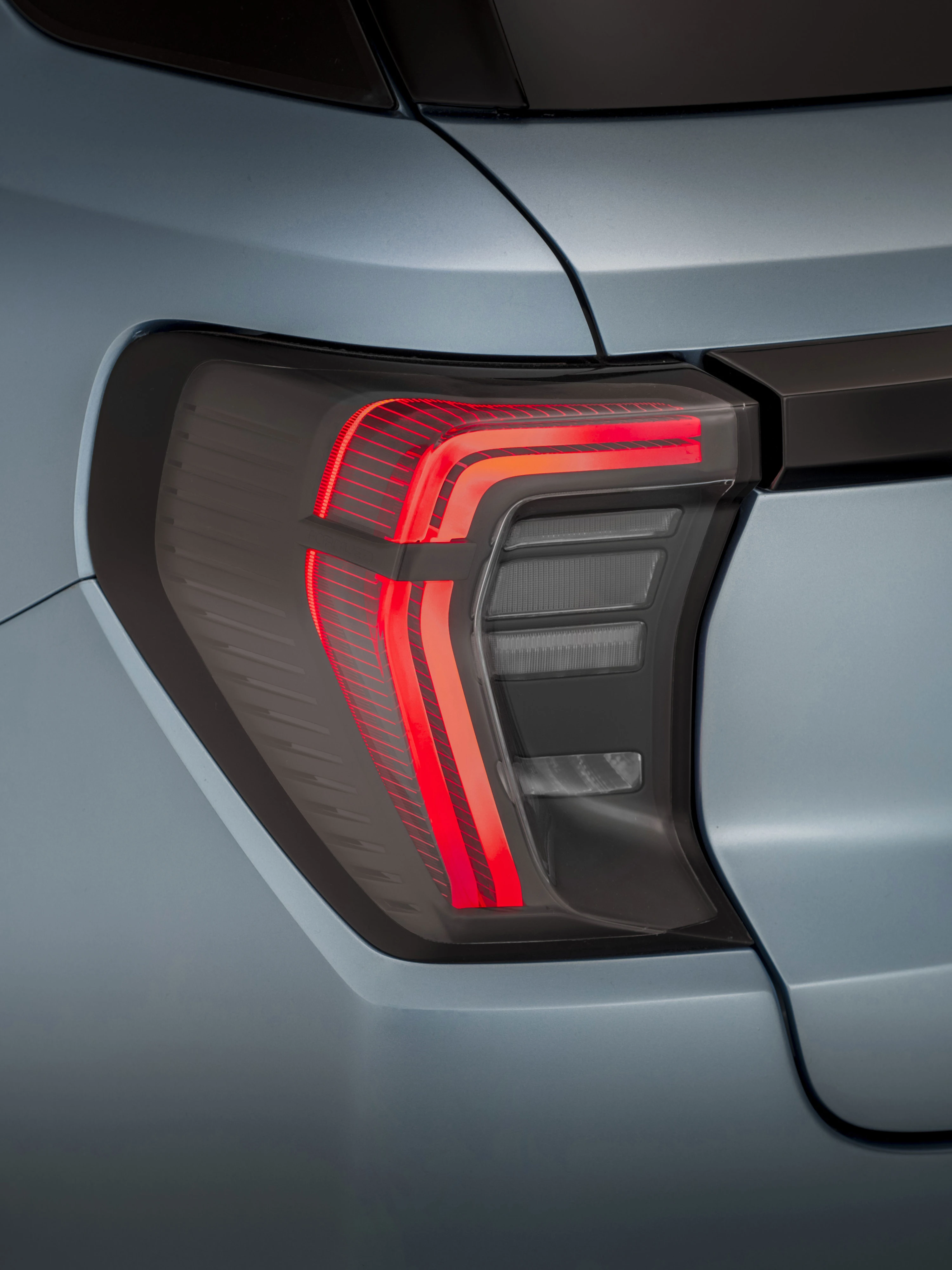 Ford Explorer Standard Range RWD rearlights view