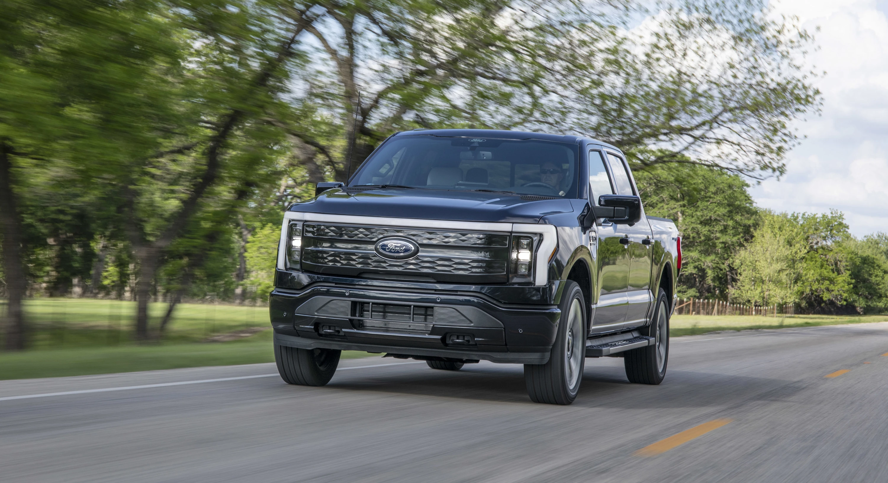 Ford F150 Lightning Standard Range exterior view