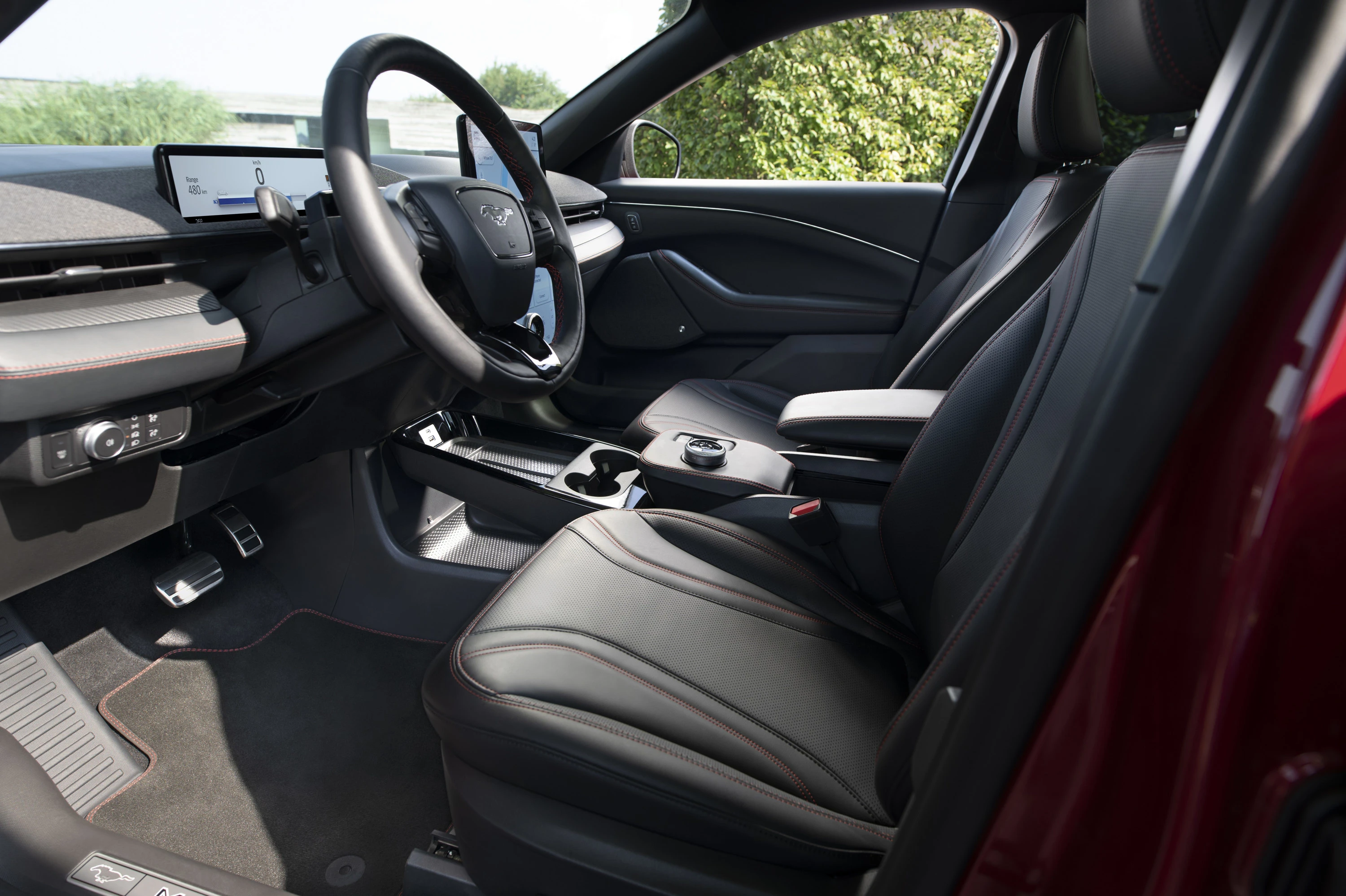 Ford Mustang Mach-E Standard Range AWD frontseats view