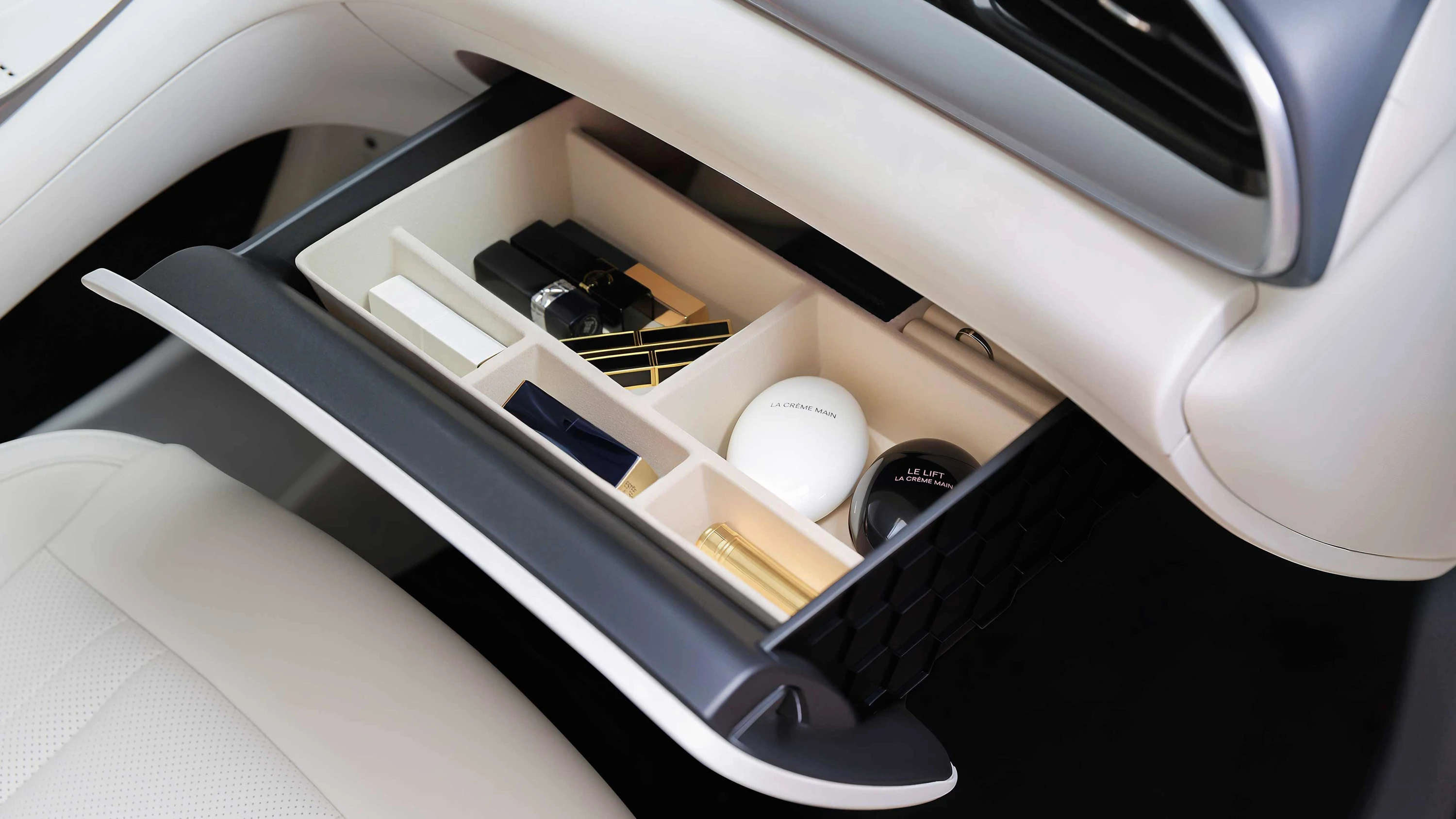 Geely E2 35.4 kWh details view