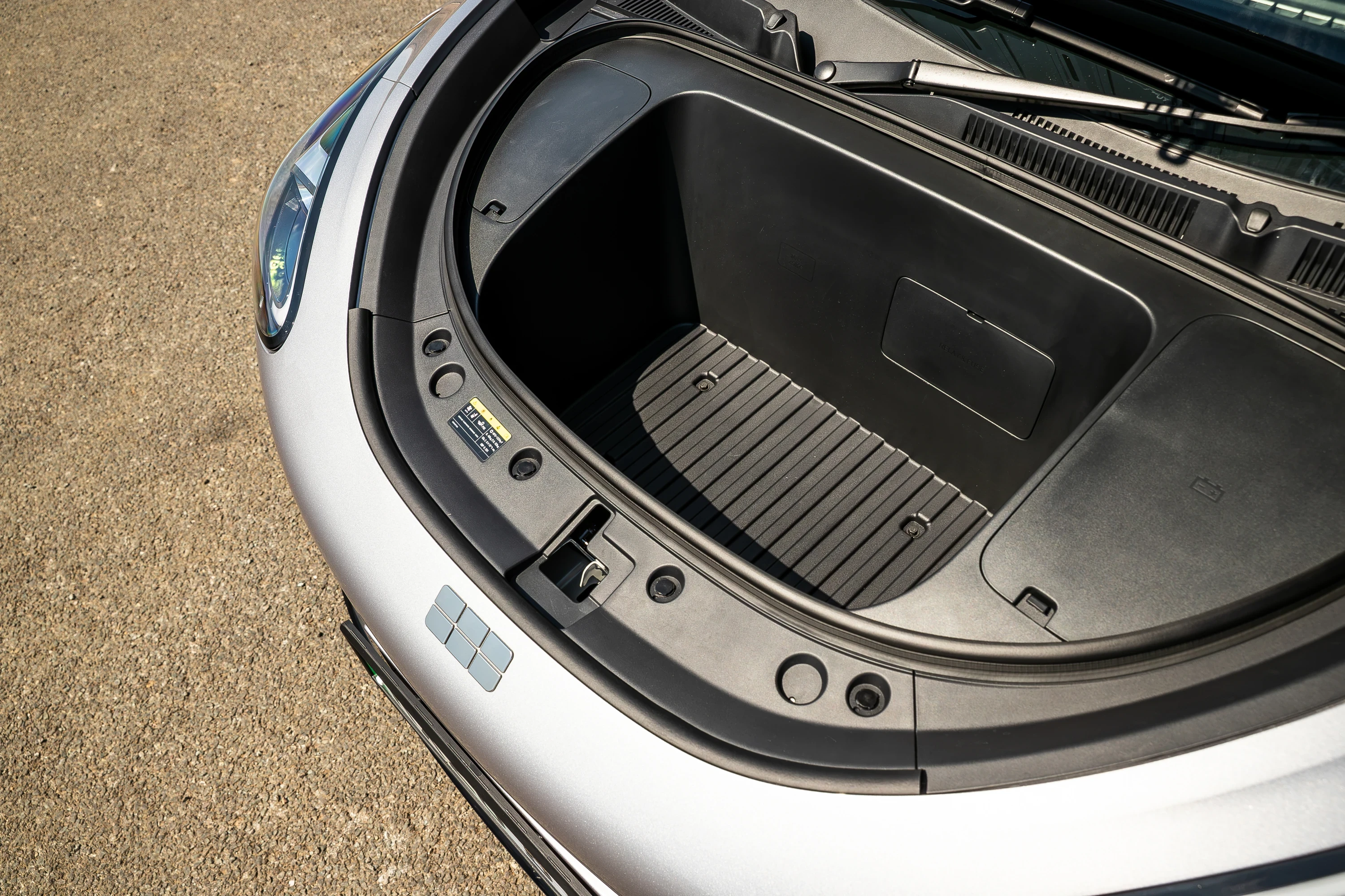 Geely EX2 35.4 kWh frunk view