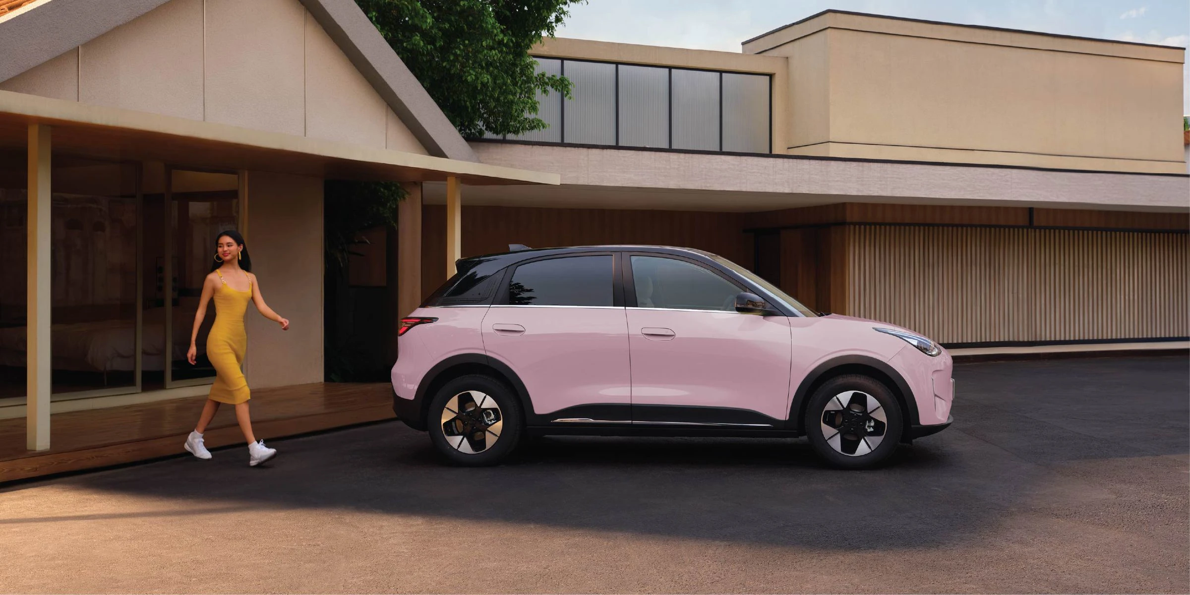 Geely EX2 35.4 kWh exterior view