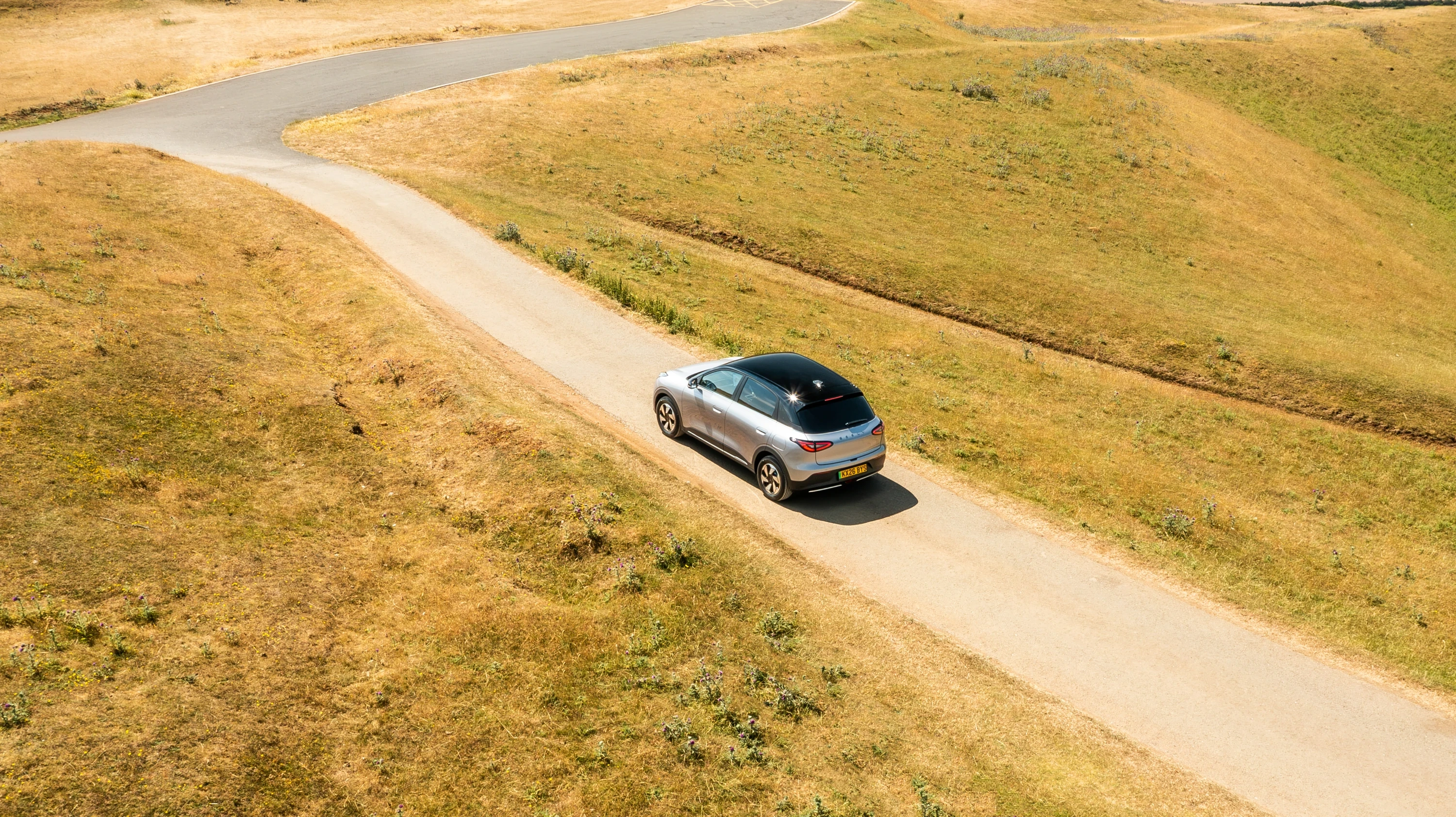 Geely EX2 35.4 kWh dynamic view