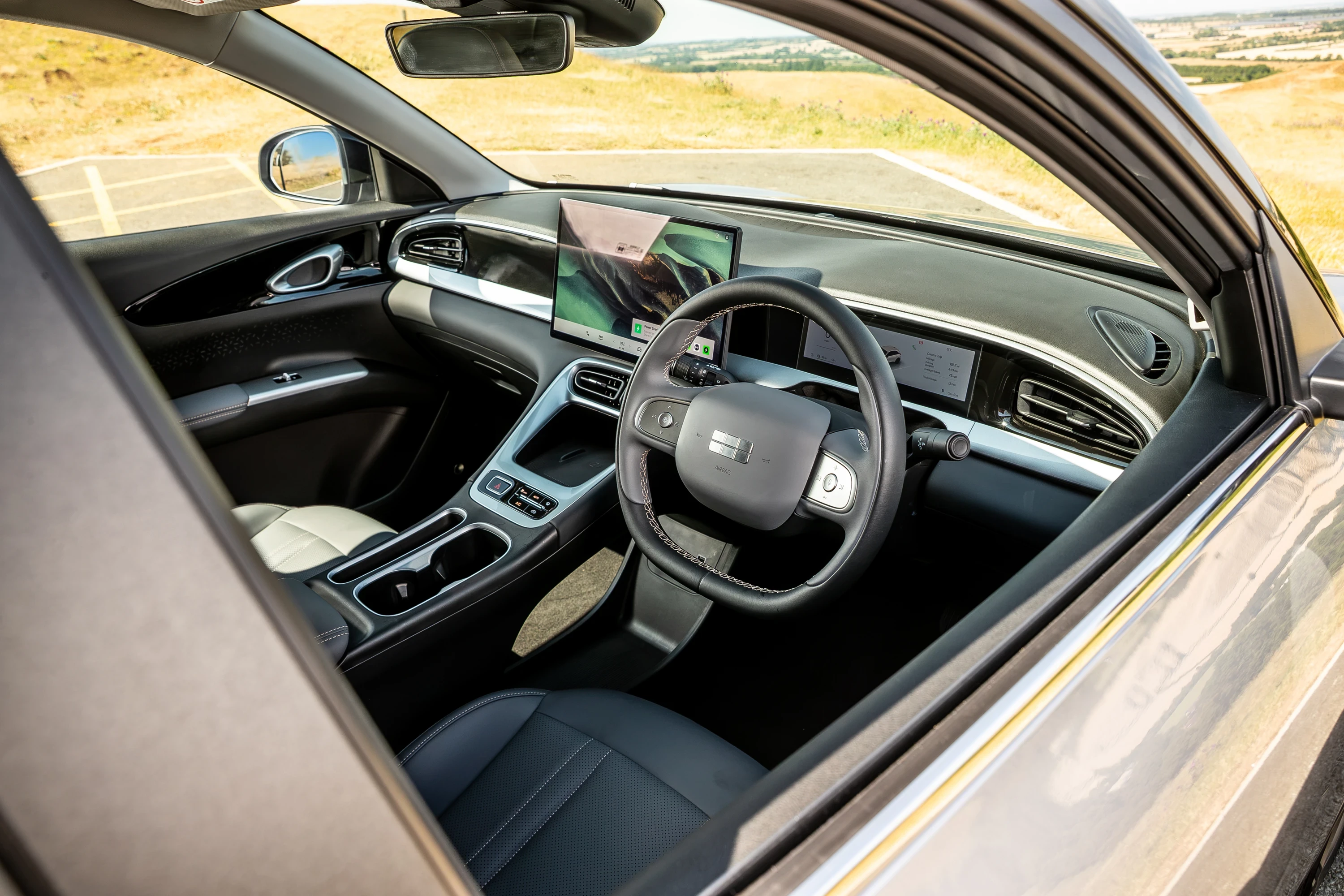 Geely EX2 35.4 kWh interior view