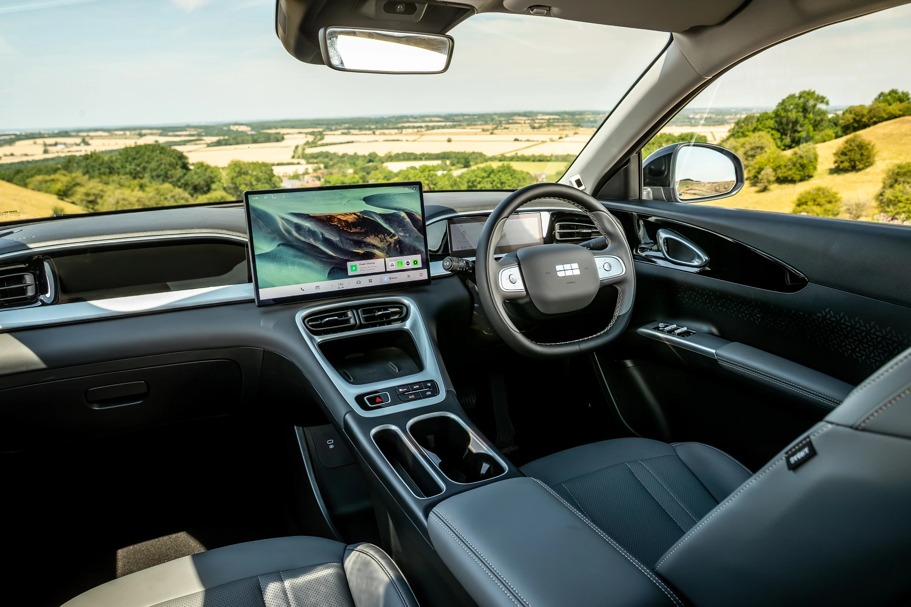 Geely EX2 35.4 kWh interior view