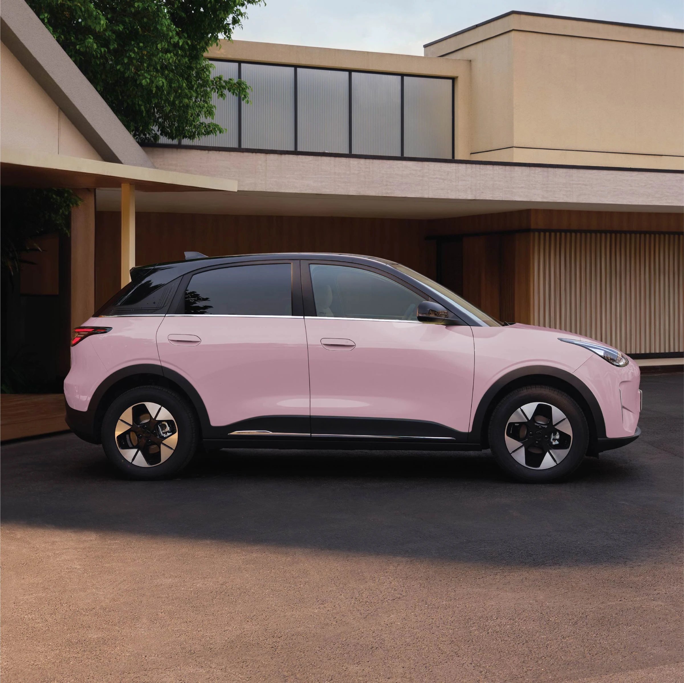 Geely EX2 35.4 kWh exterior view