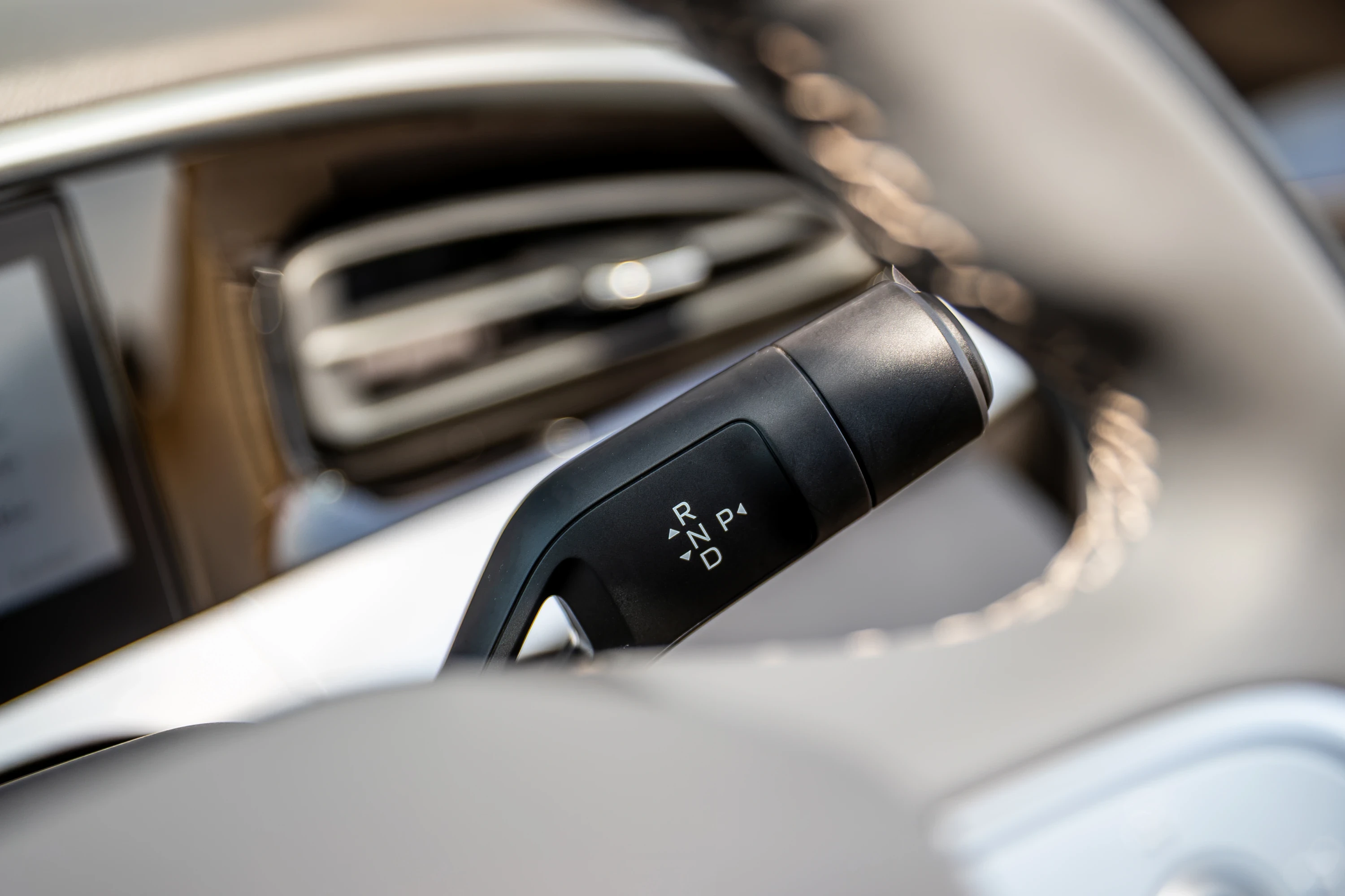 Geely EX2 35.4 kWh steeringwheel view