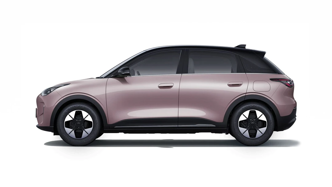 Geely EX2 35.4 kWh exterior view