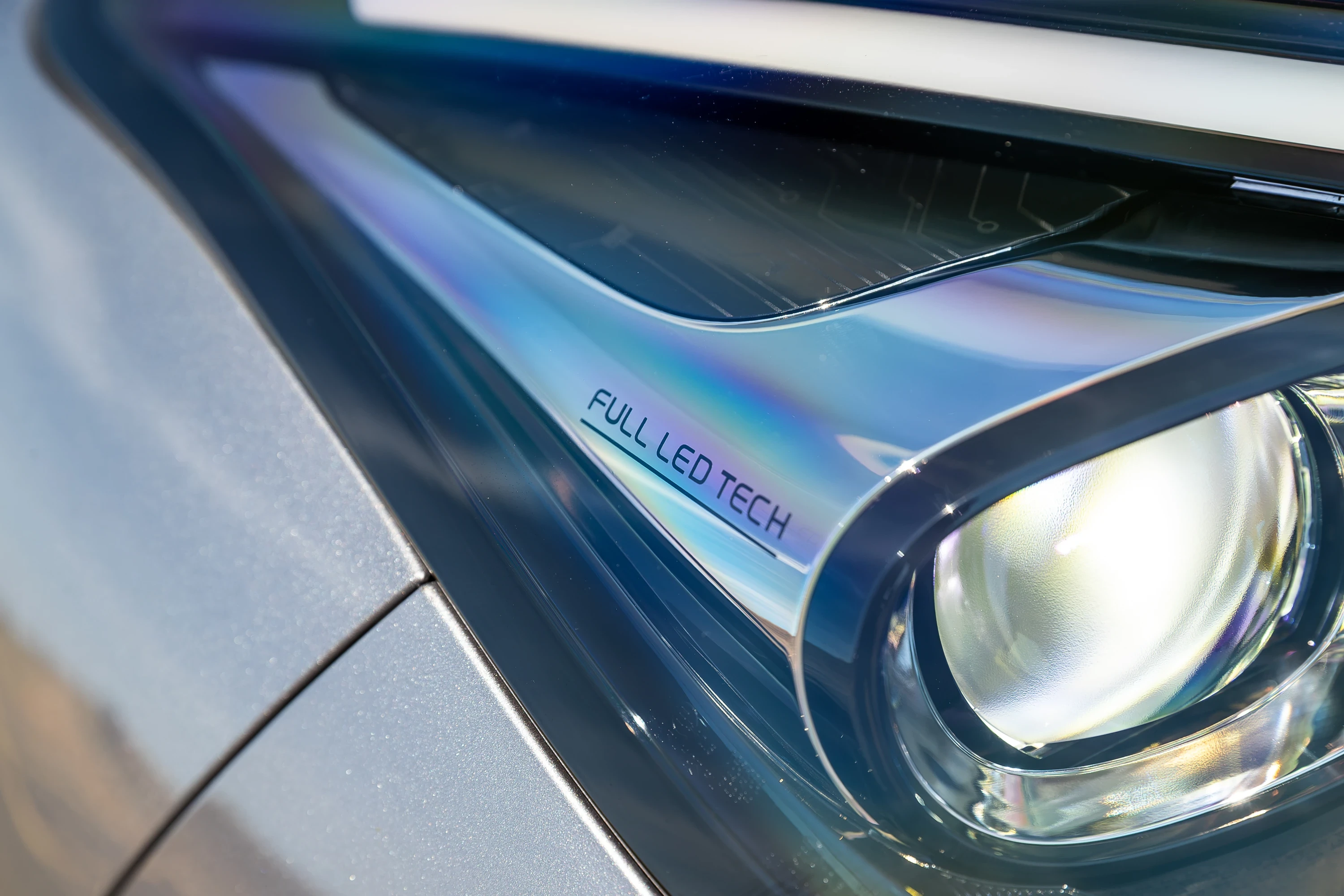 Geely EX2 47.1 kWh headlights view