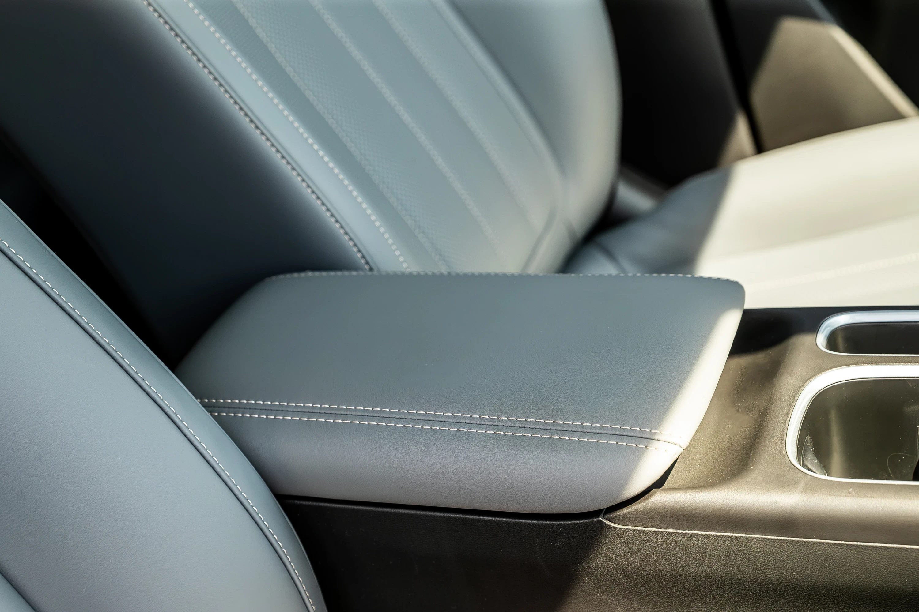Geely EX2 47.1 kWh details view