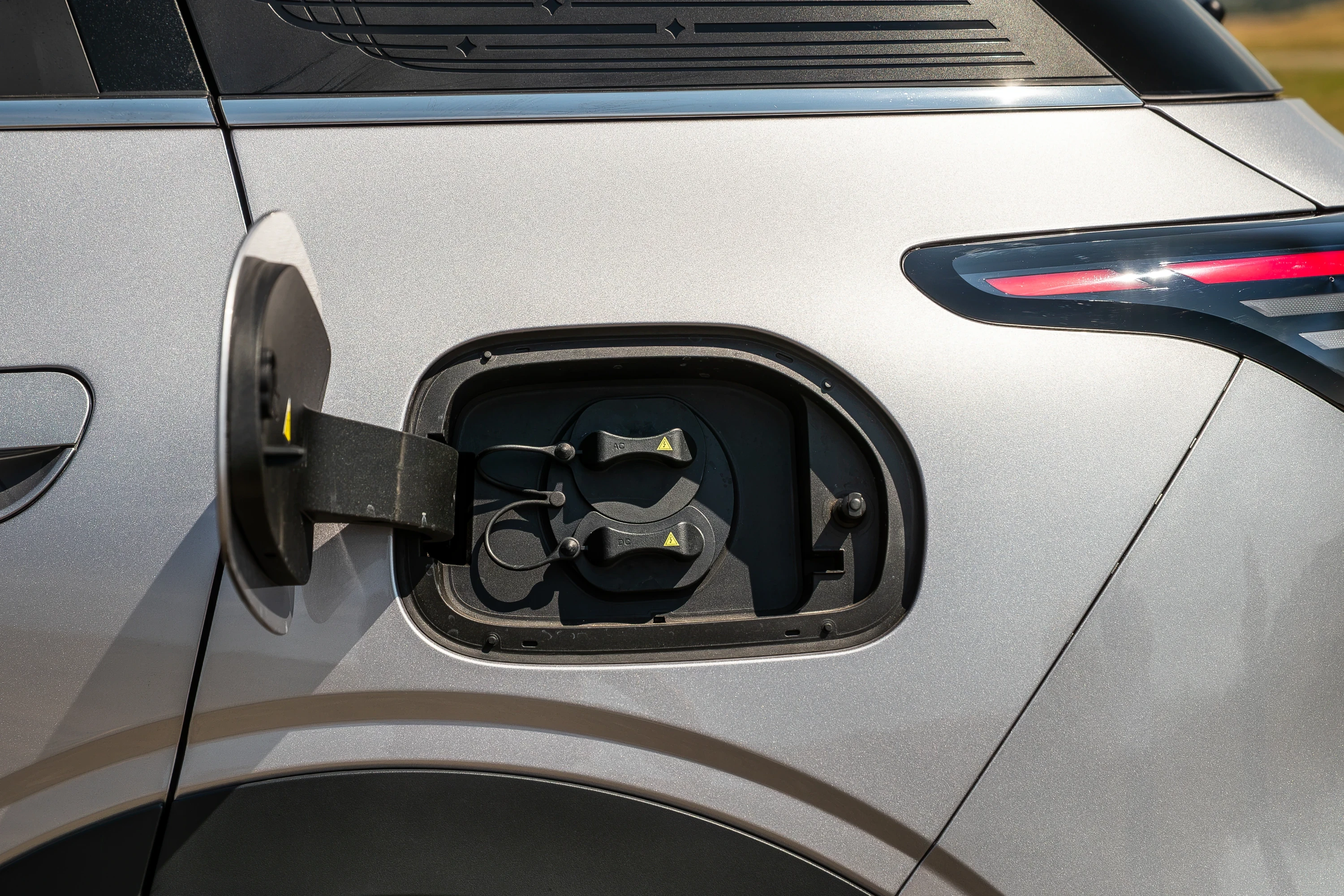 Geely EX2 47.1 kWh chargport view