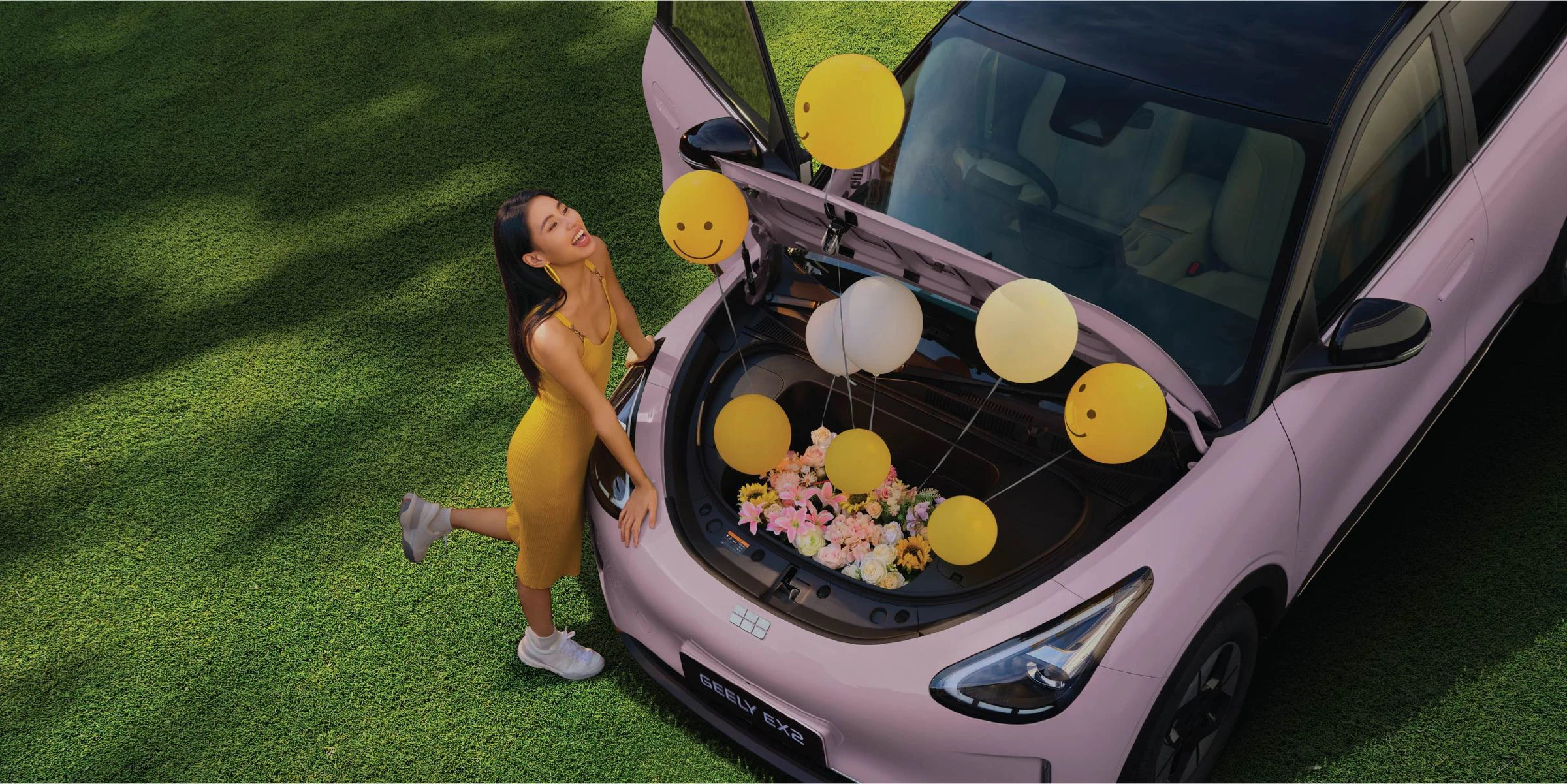 Geely EX2 47.1 kWh lifestyle view