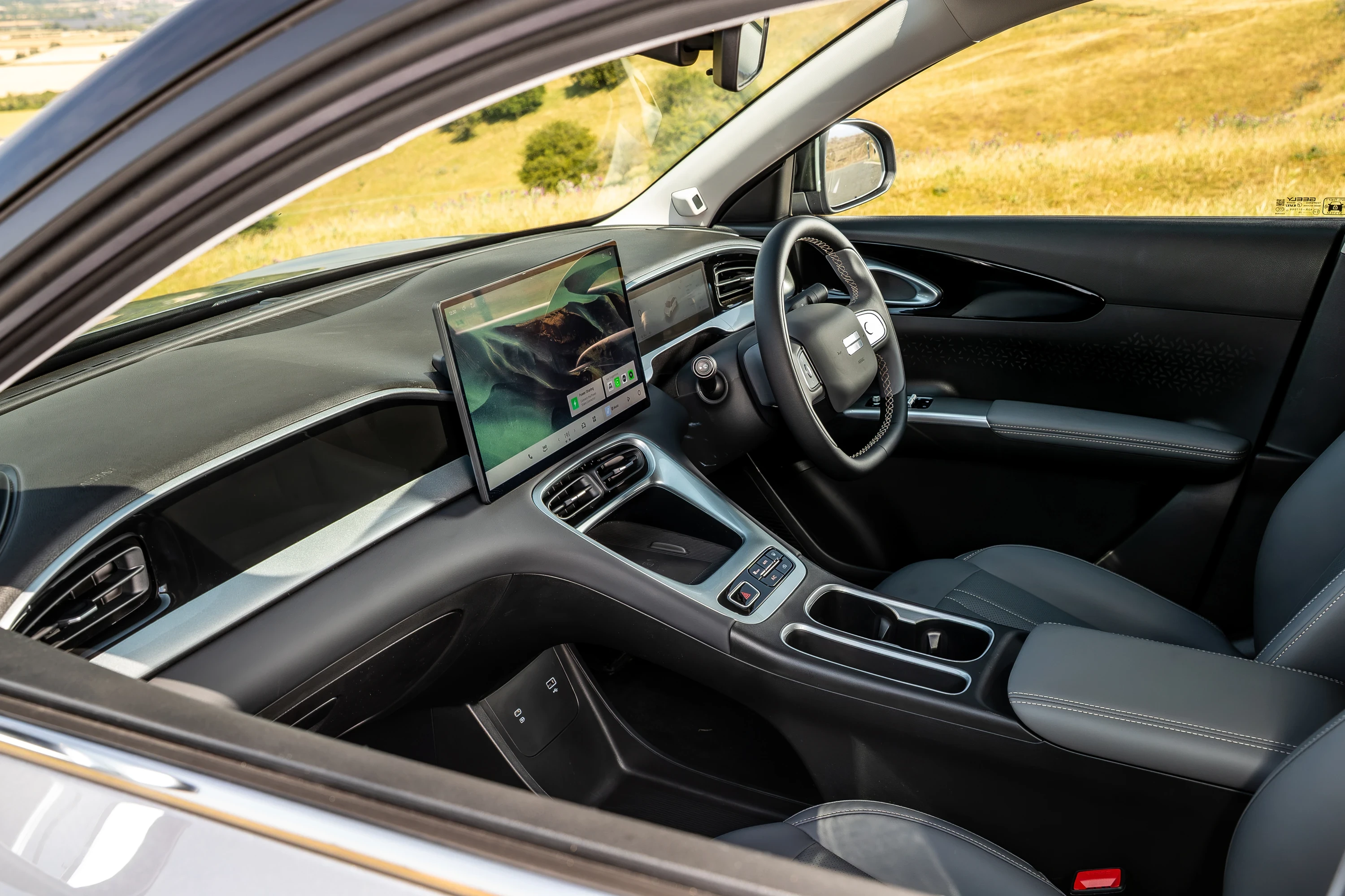 Geely EX2 47.1 kWh interior view