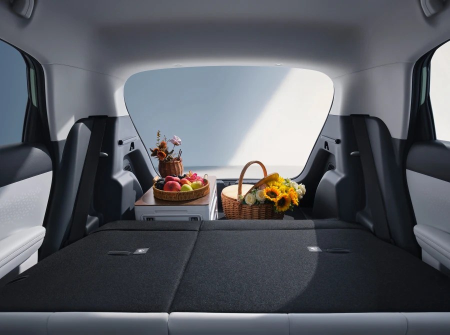Geely EX2 47.1 kWh trunk view