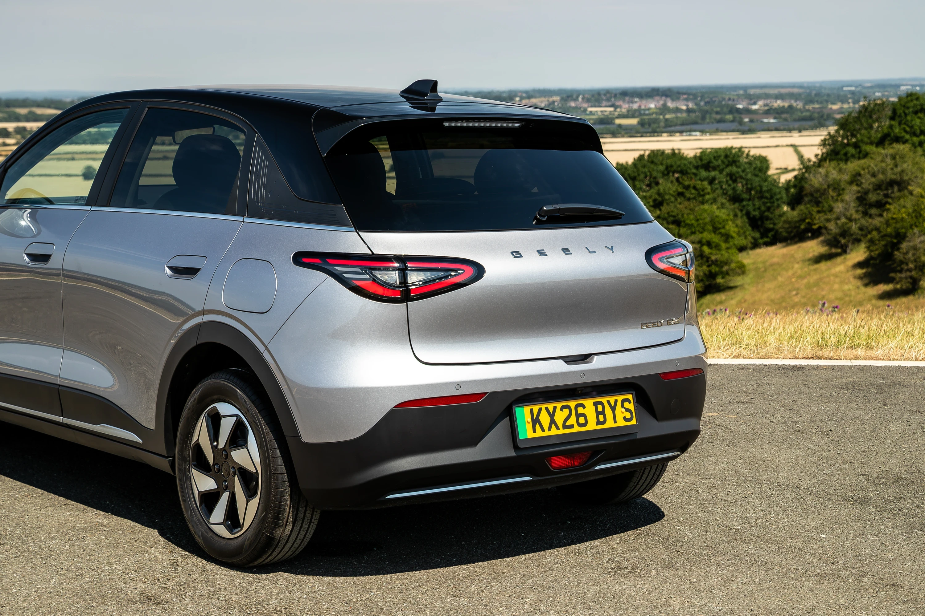 Geely EX2 47.1 kWh exterior view