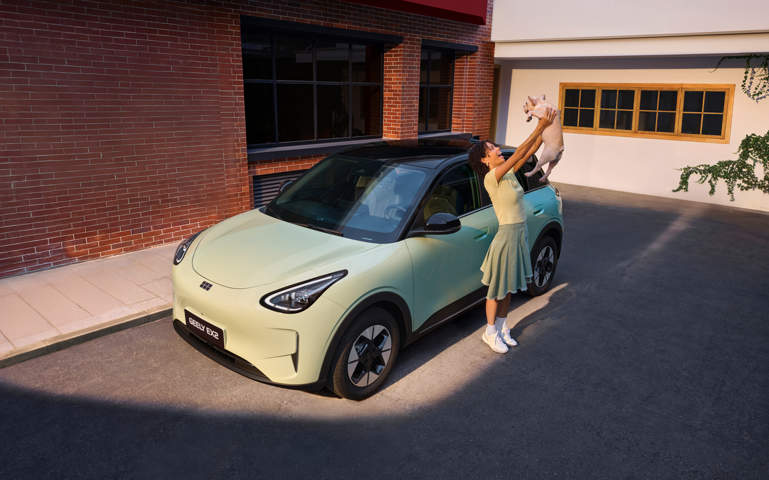 Geely EX2 47.1 kWh exterior view