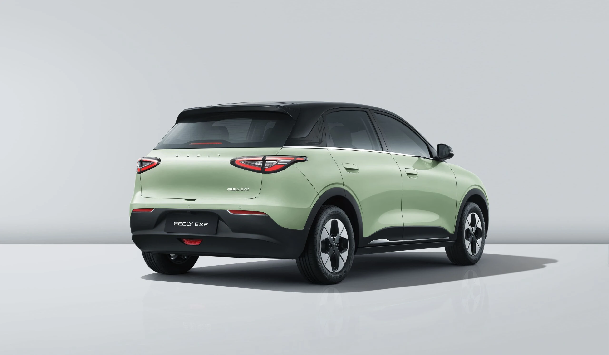 Geely EX2 47.1 kWh exterior view