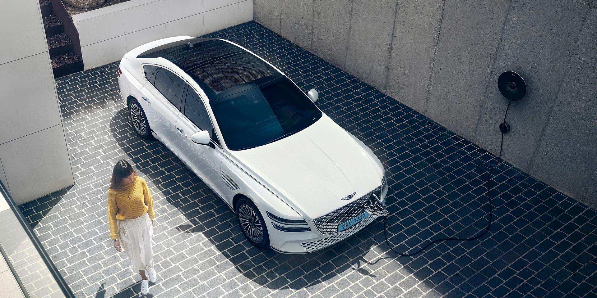 Genesis G80 Electrified AWD exterior view
