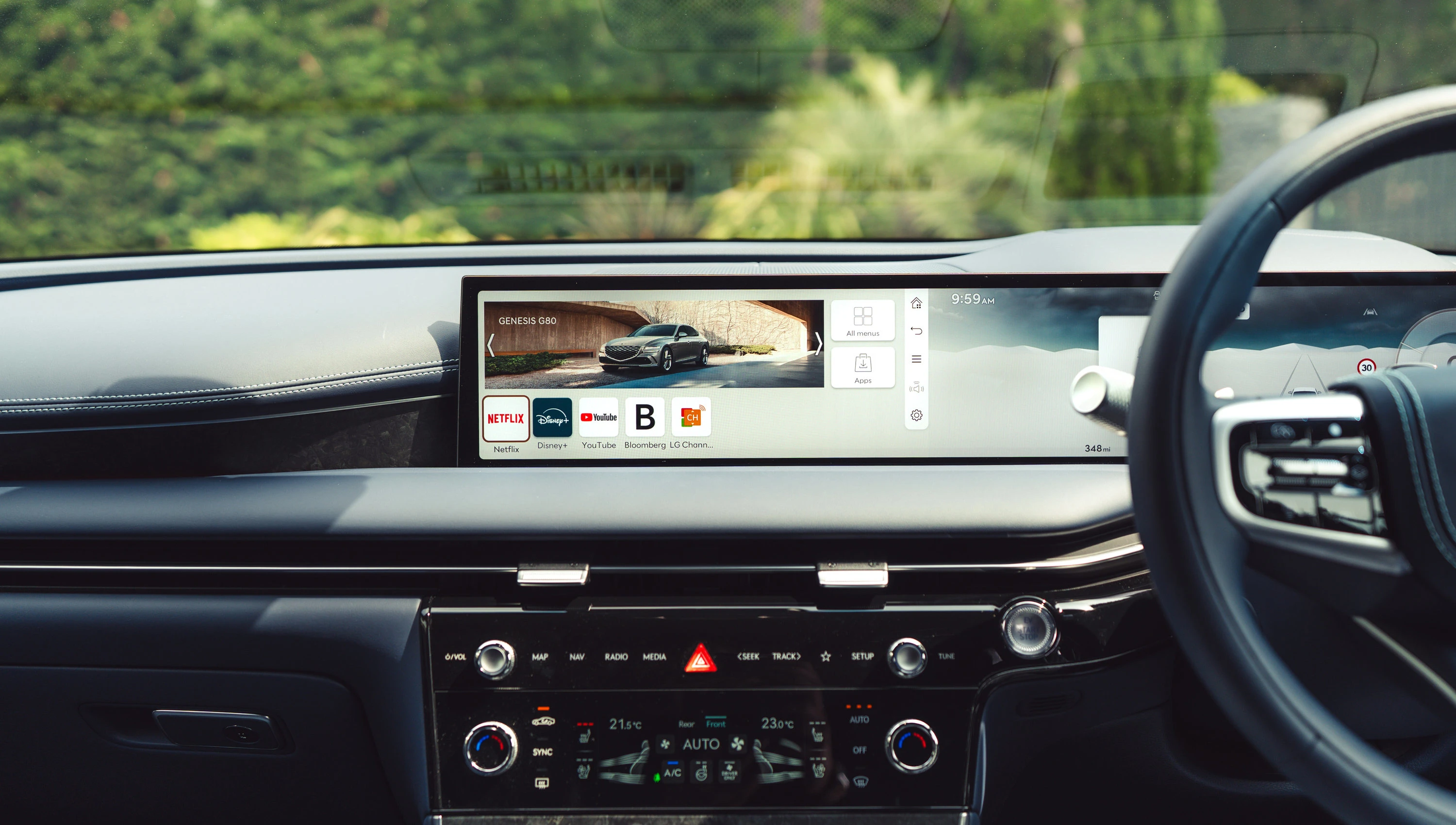 Genesis G80 Electrified AWD screens view