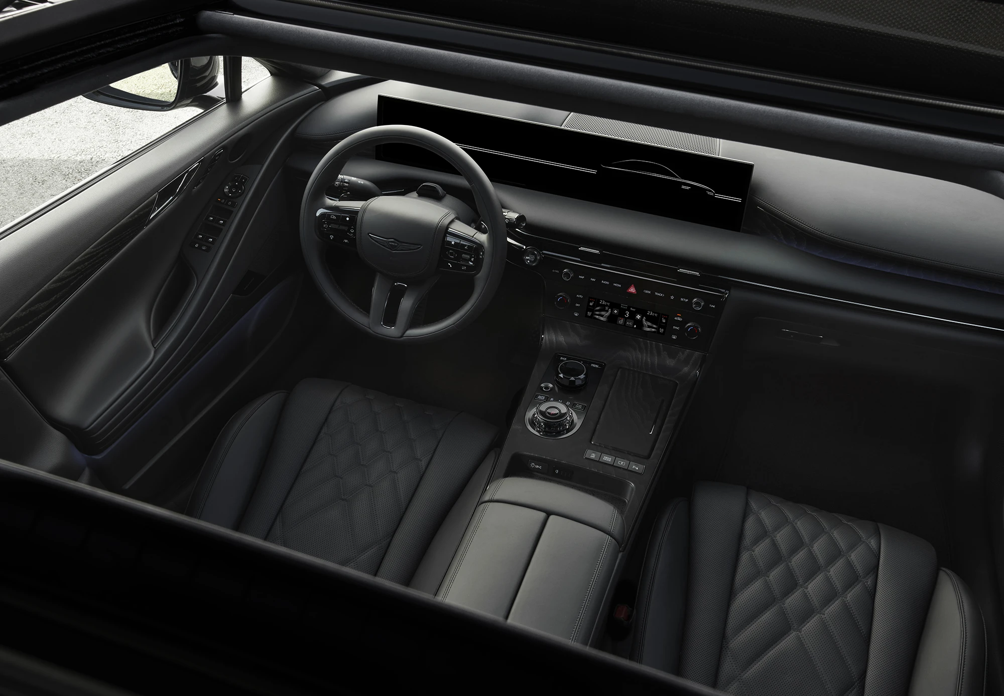 Genesis G80 Electrified AWD frontseats view