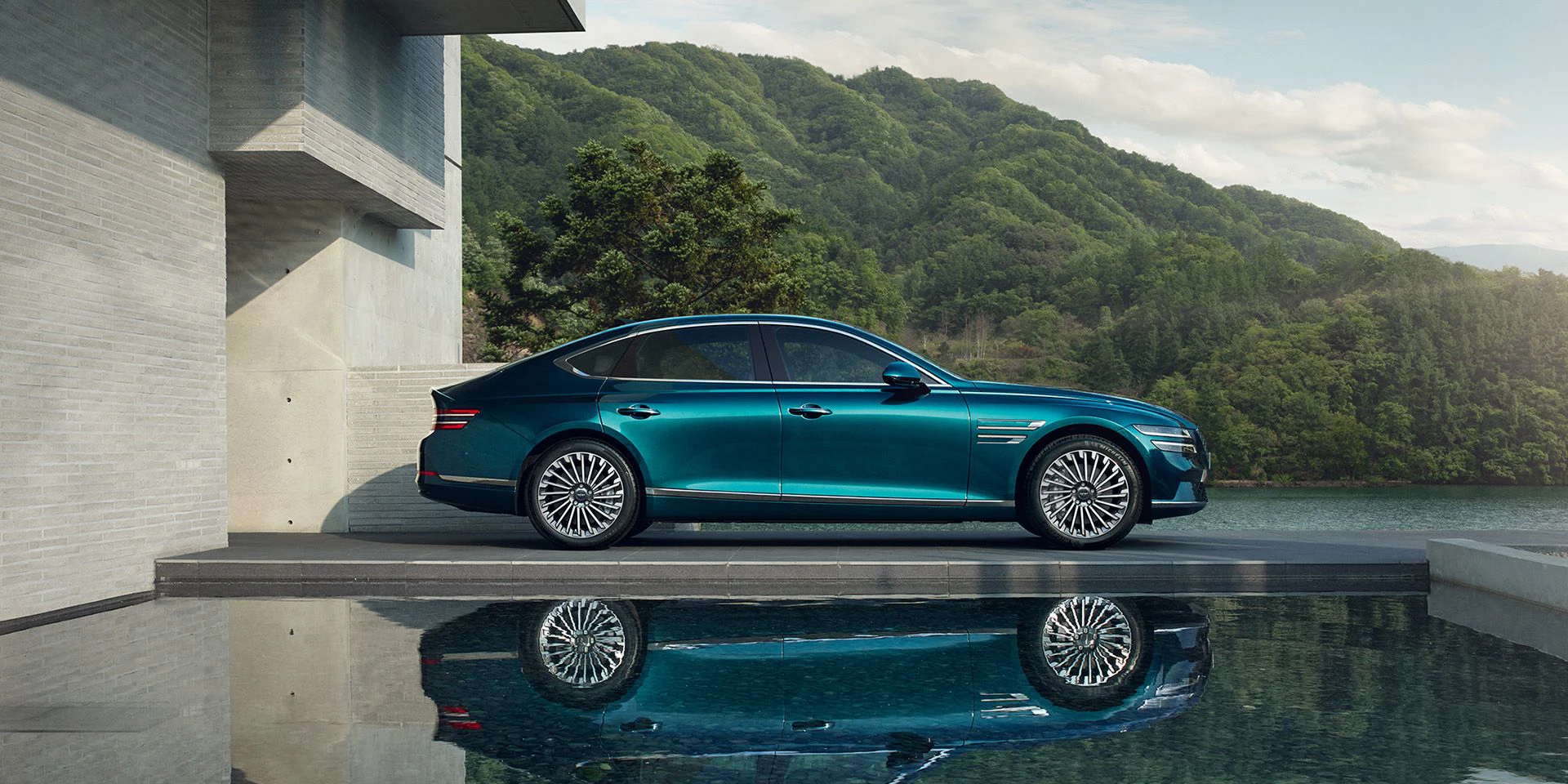 Genesis G80 Electrified AWD exterior view