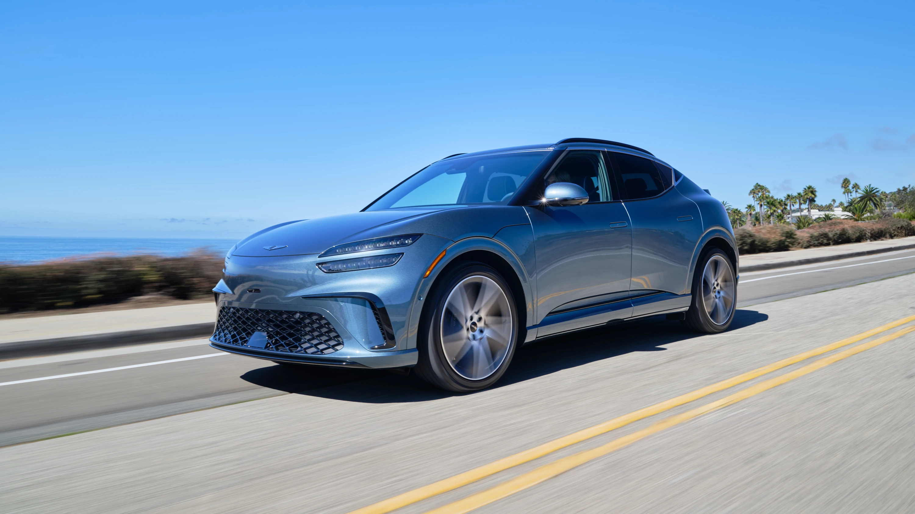 Genesis GV60 2026 RWD dynamic view
