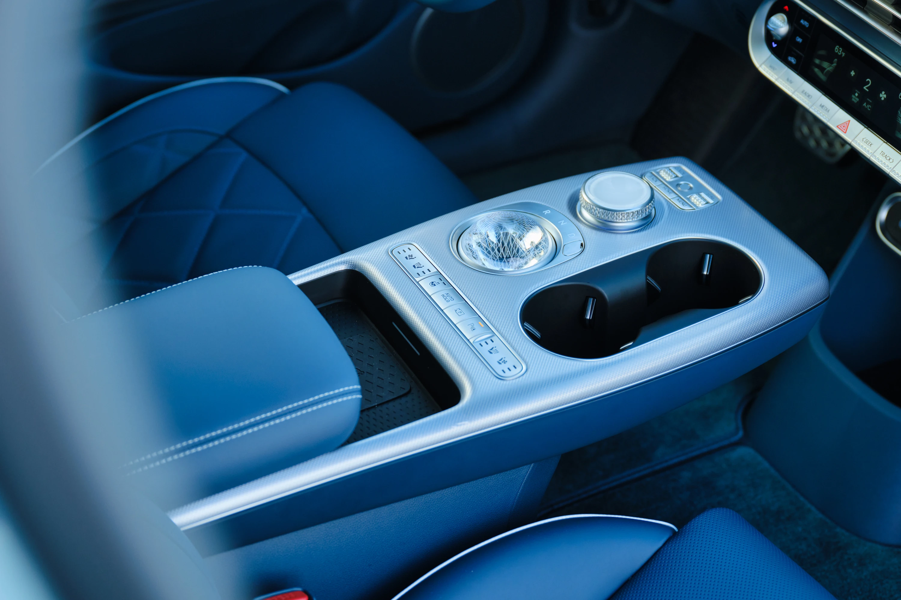 Genesis GV60 2026 RWD details view