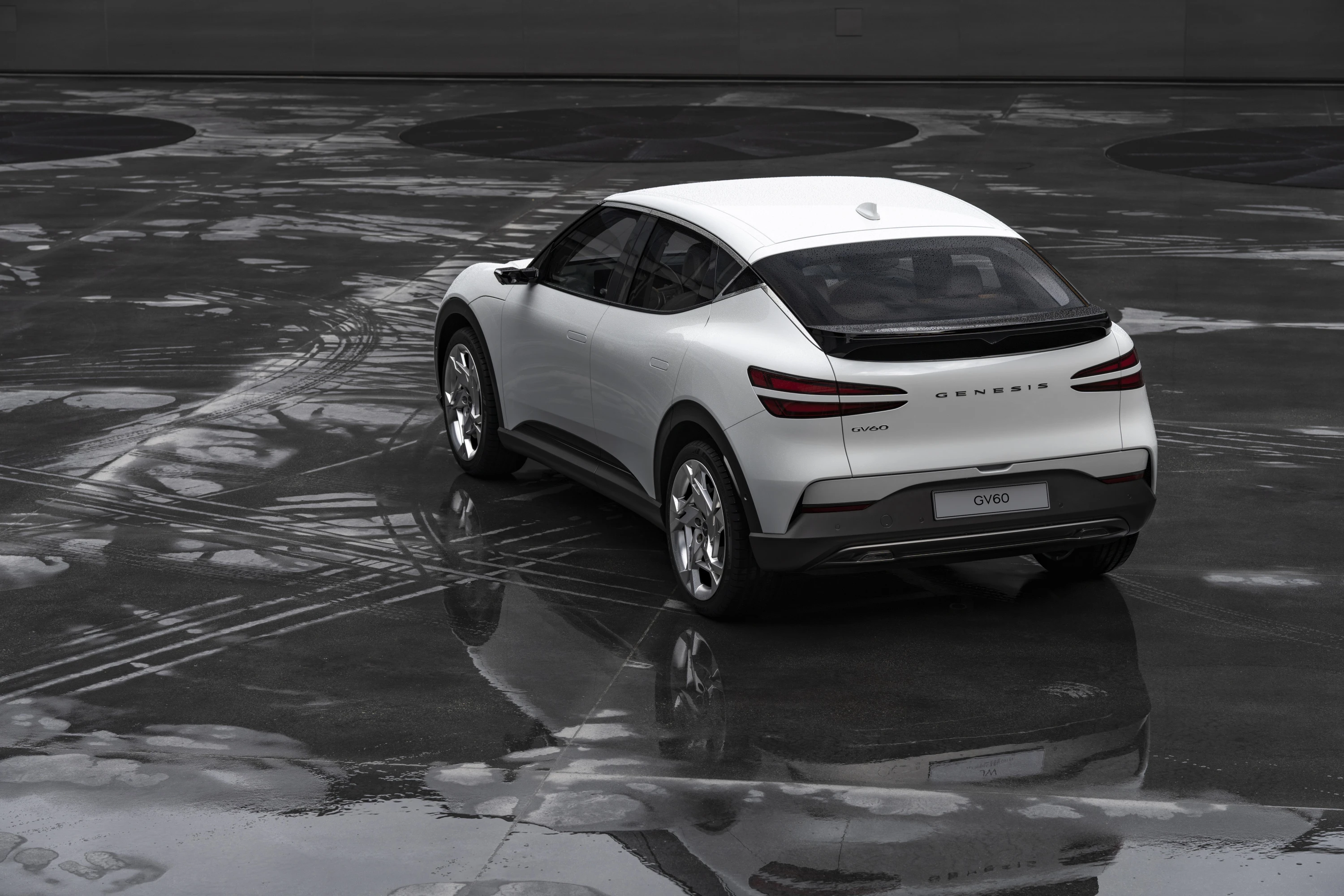 Genesis GV60 2WD exterior view