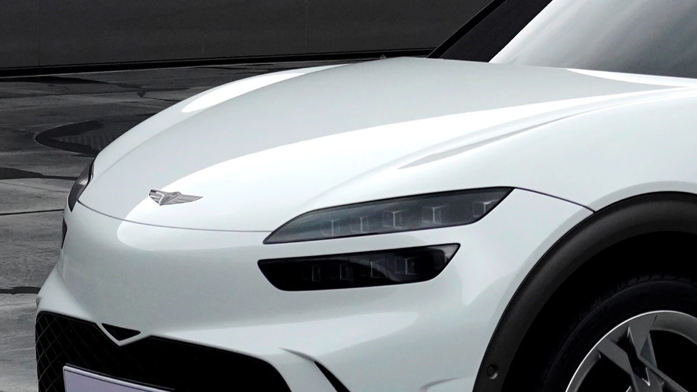 Genesis GV60 2WD headlights view