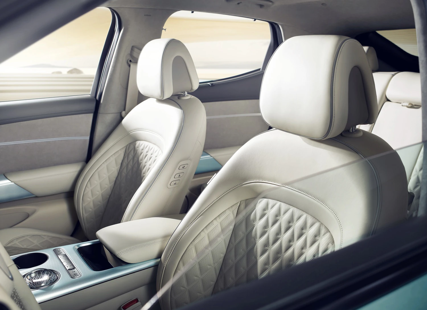 Genesis GV60 AWD Performance frontseats view