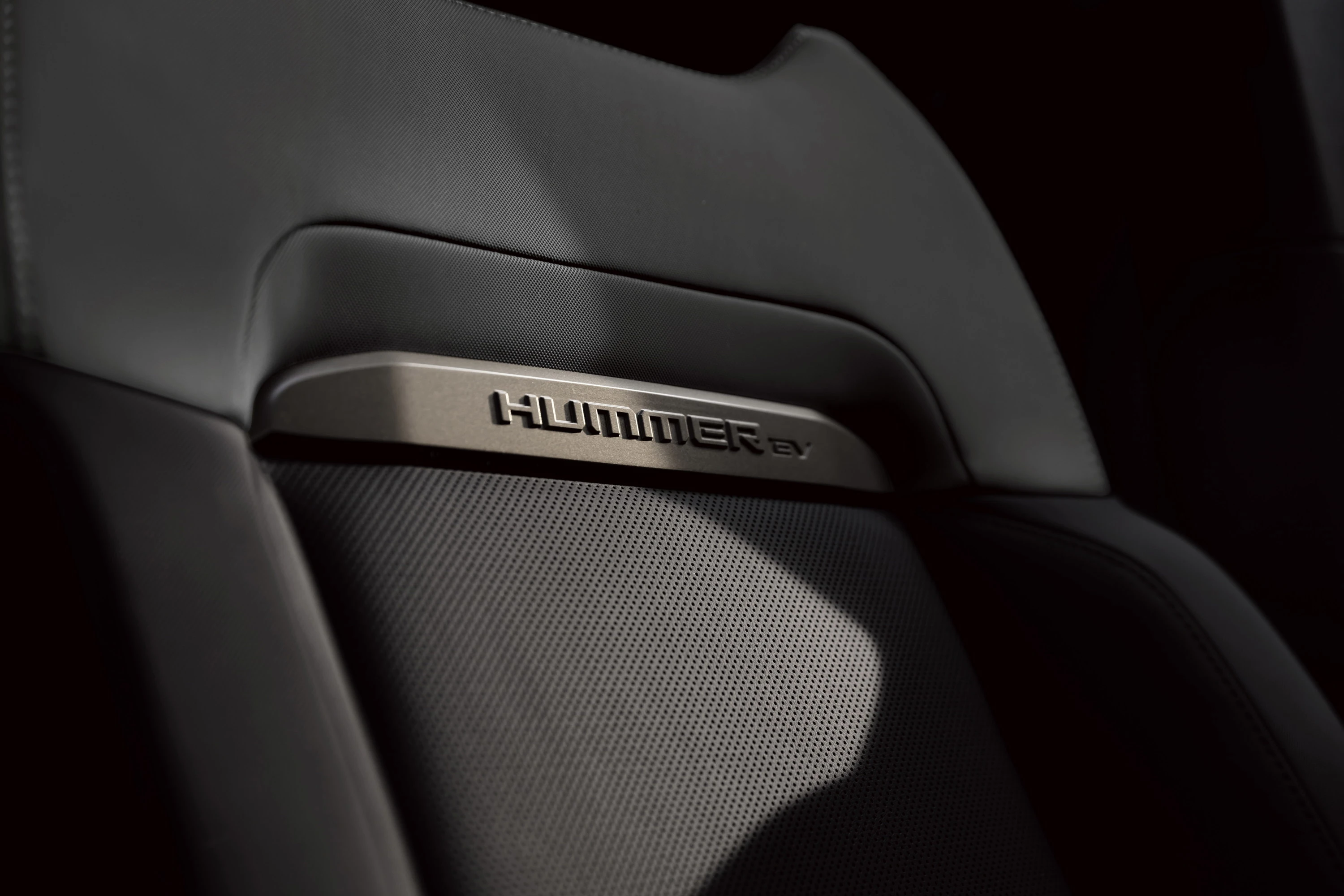 GMC Hummer EV SUV 2x details view