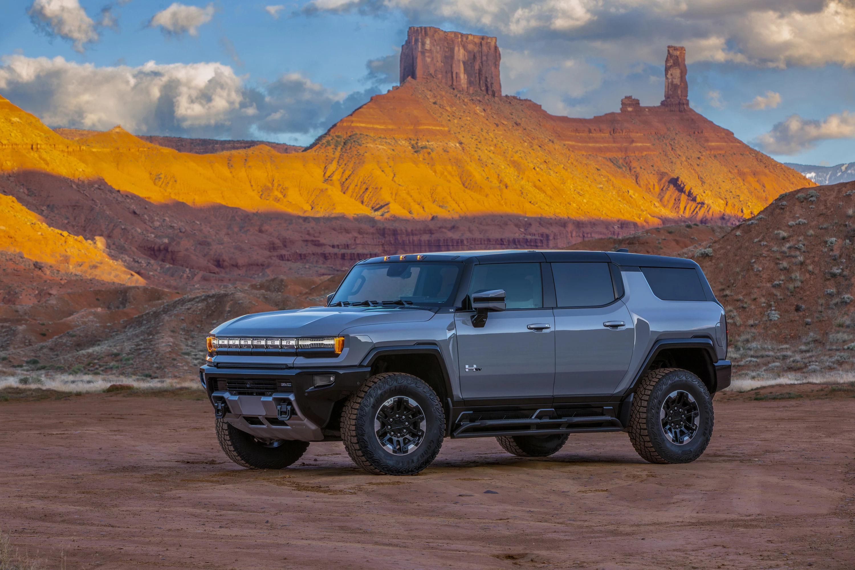 GMC Hummer EV SUV 3x exterior view