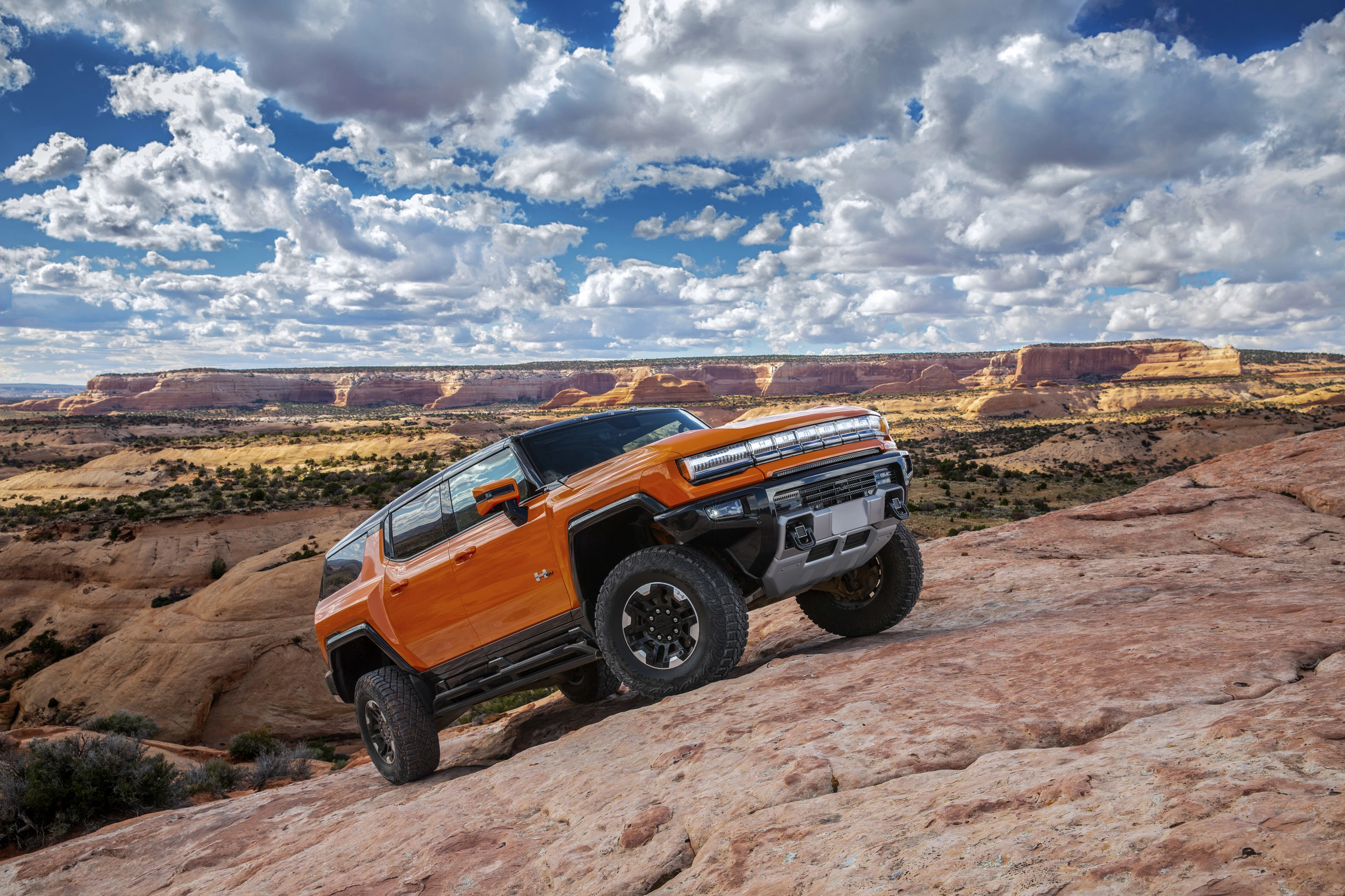 GMC Hummer EV SUV 3x exterior view