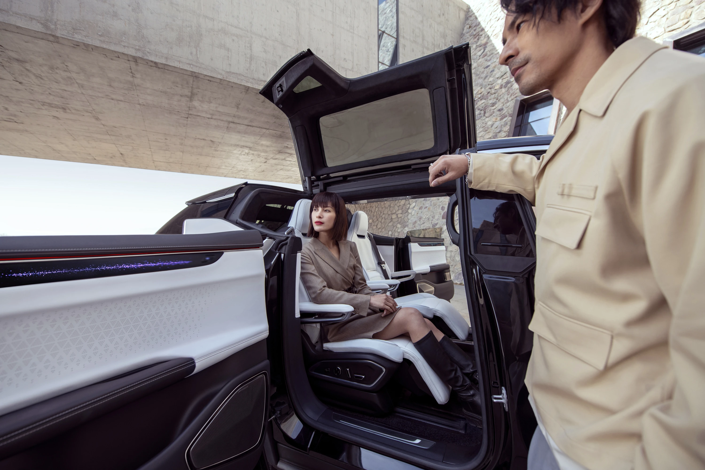 HiPhi X 4 Seater exterior view