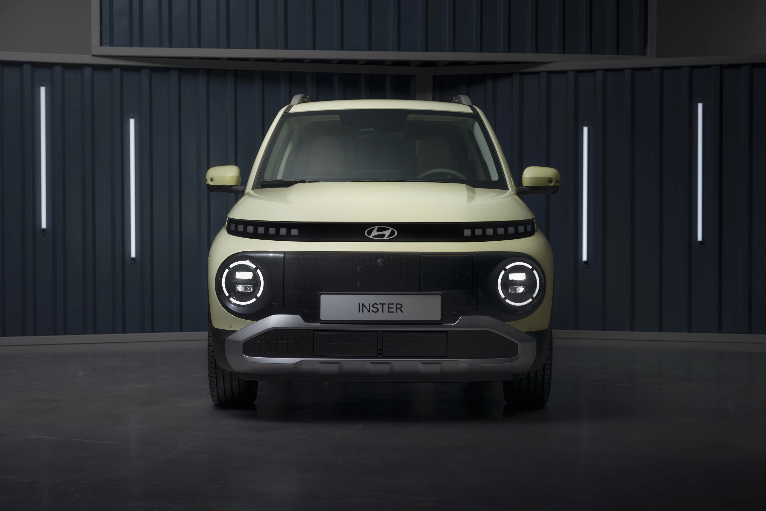 Hyundai INSTER Long Range exterior view