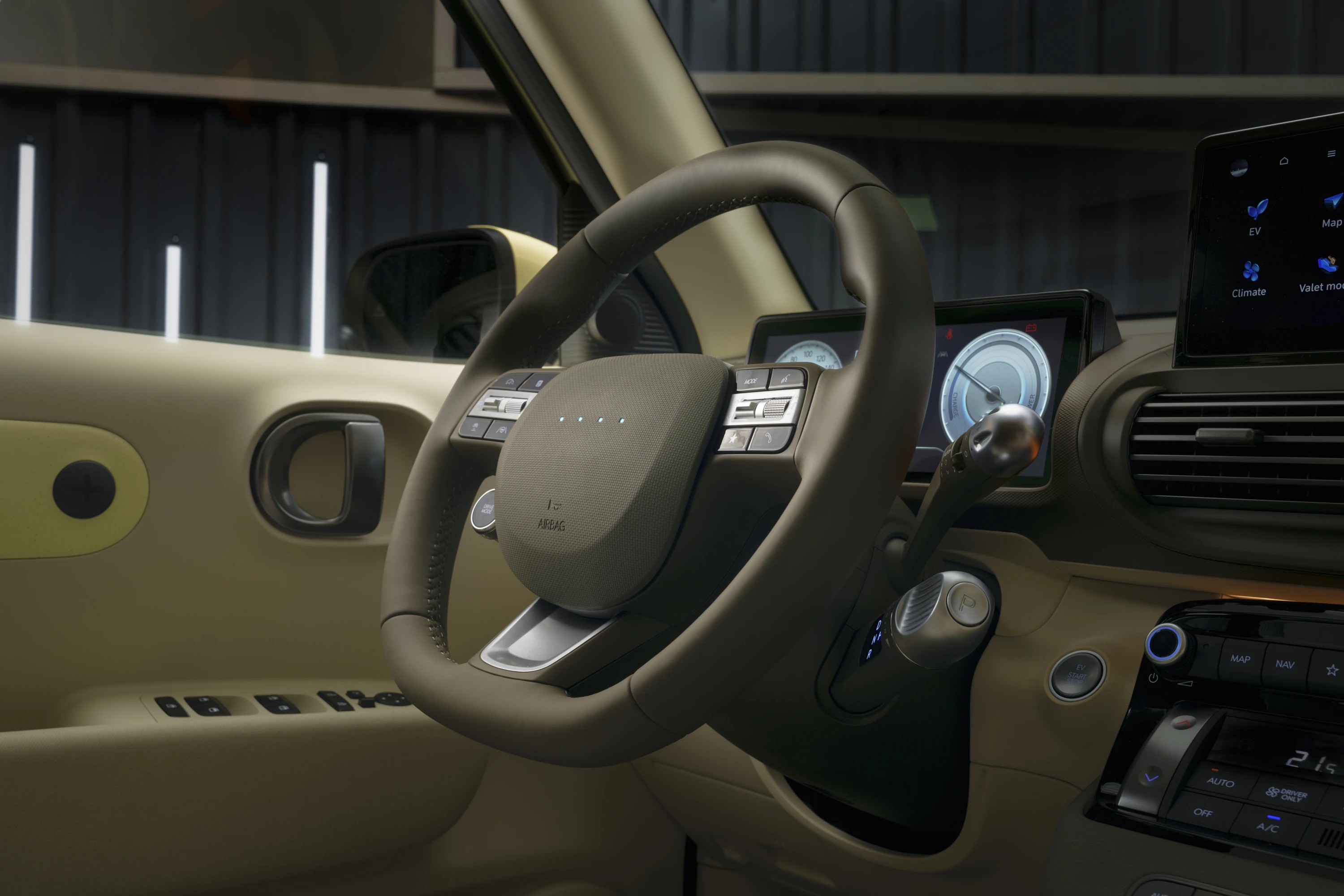 Hyundai INSTER Long Range screens view