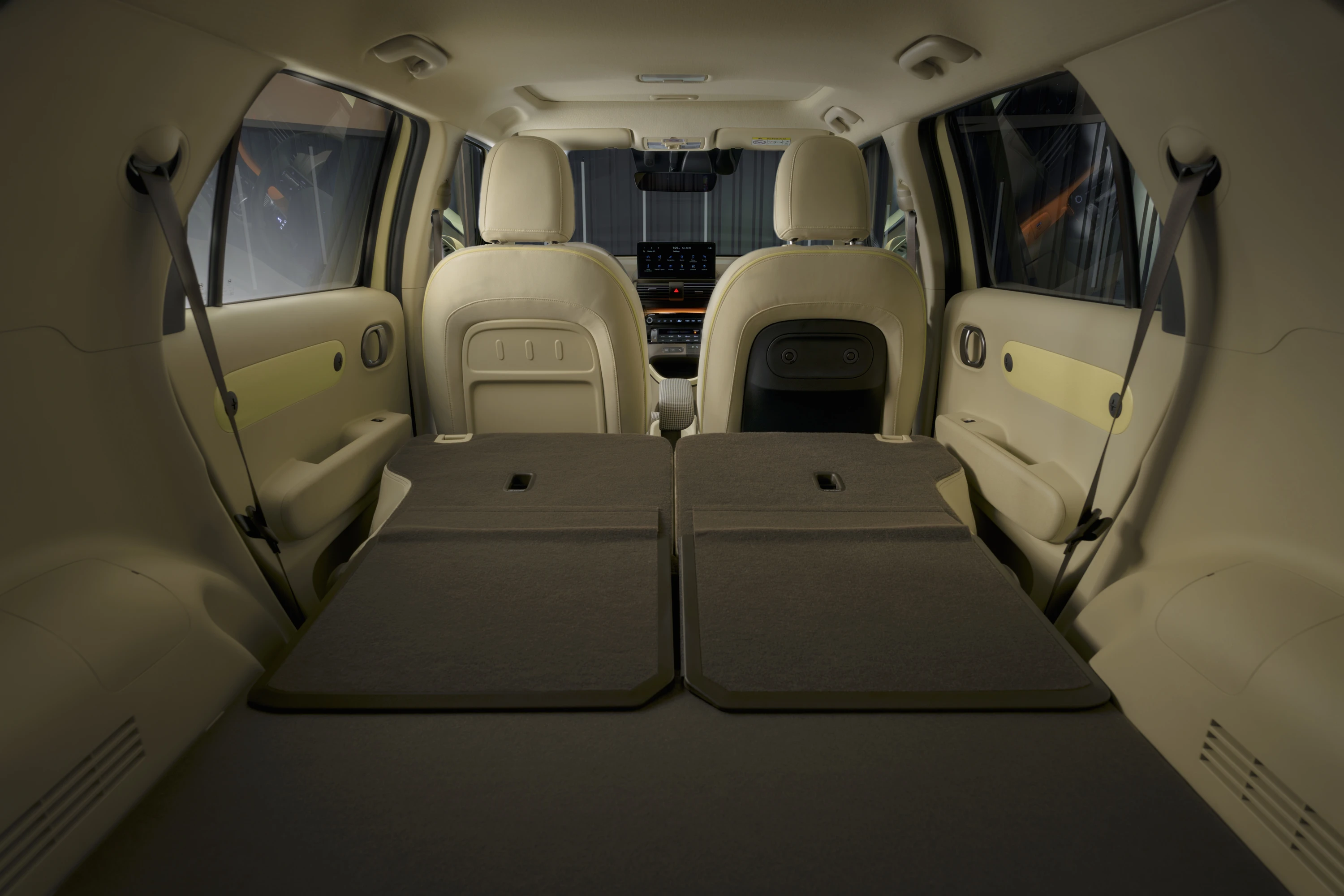 Hyundai INSTER Long Range trunk view
