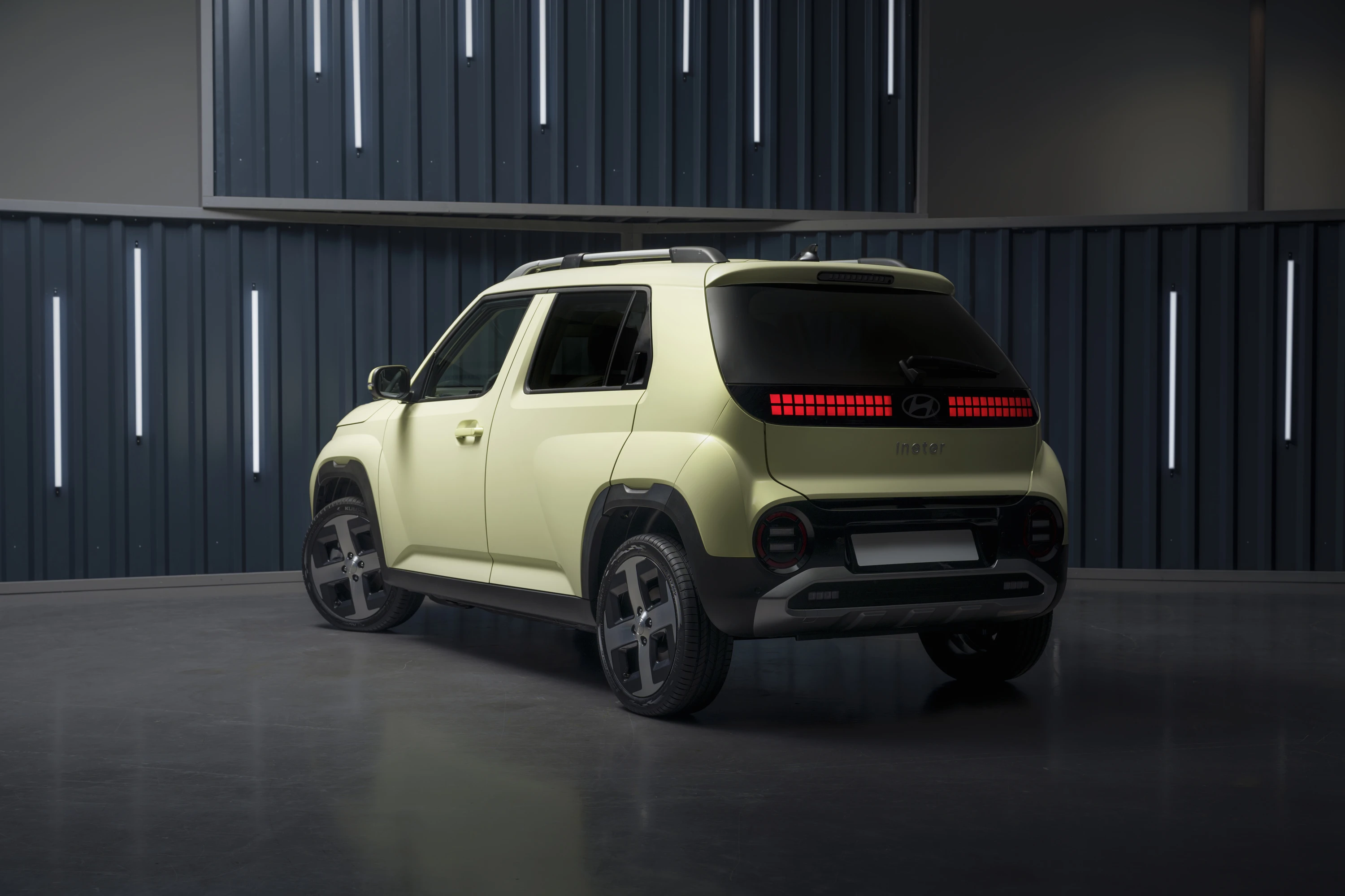 Hyundai INSTER Standard Range exterior view