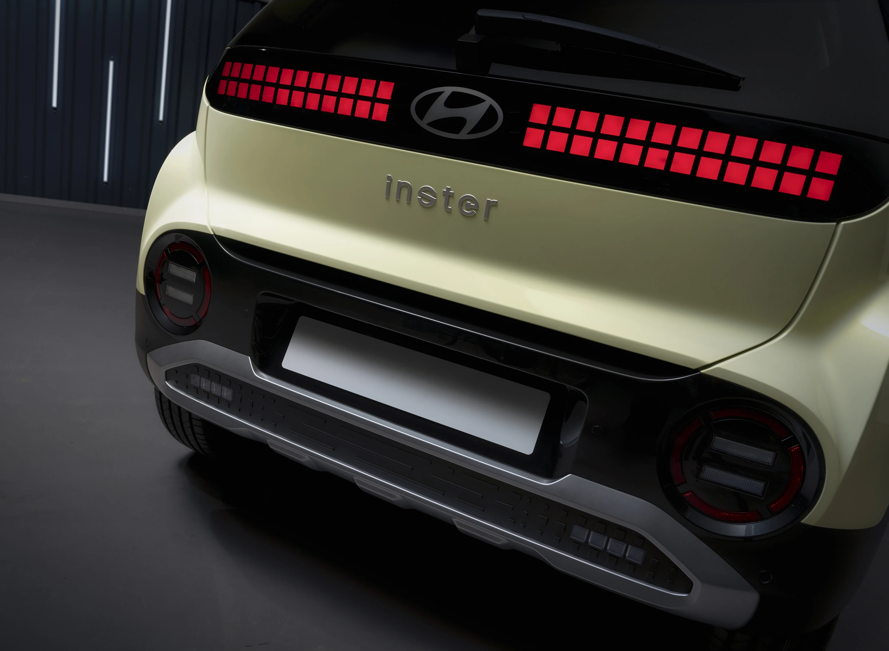 Hyundai INSTER Standard Range rearlights view