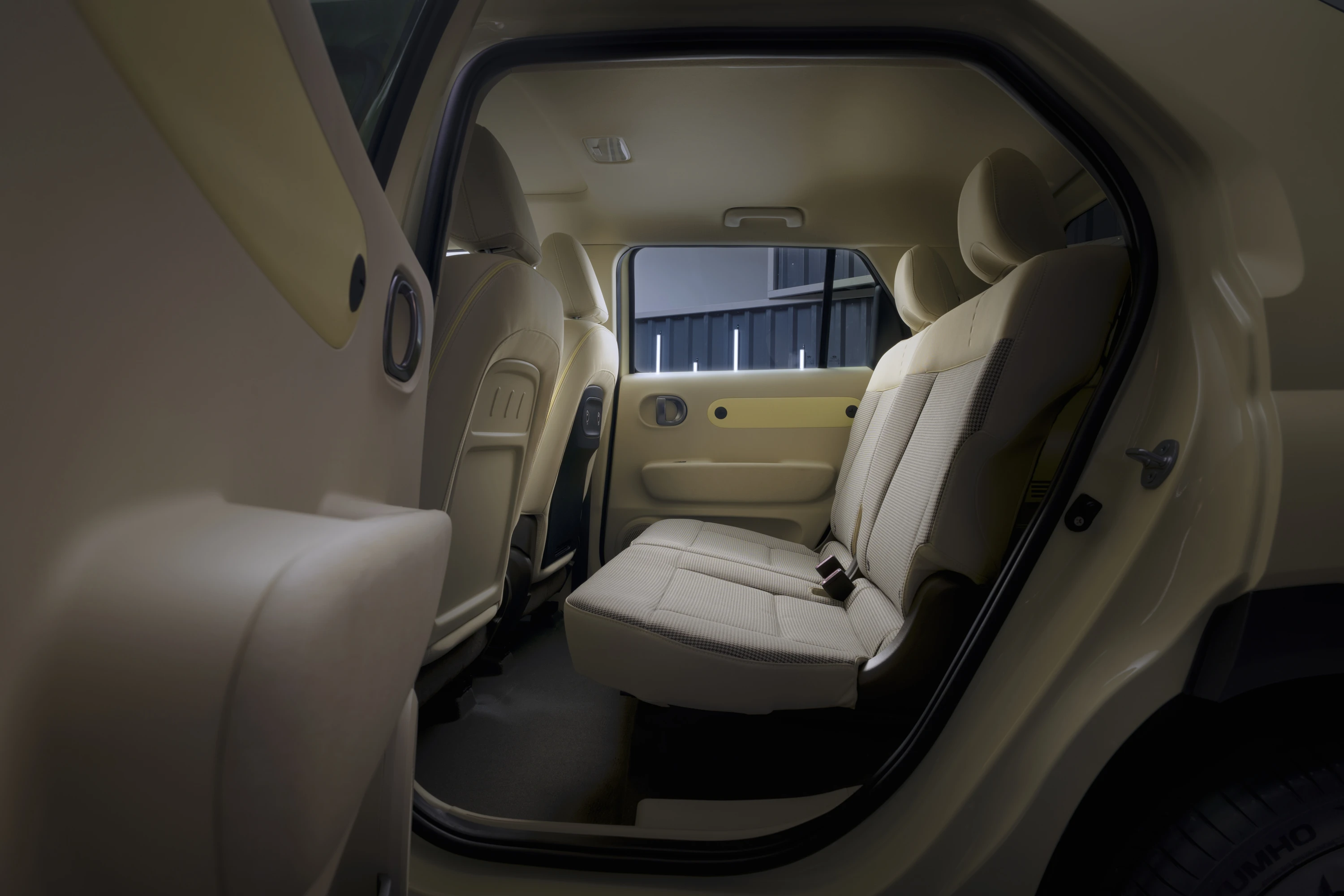Hyundai INSTER Standard Range secondrowseats view