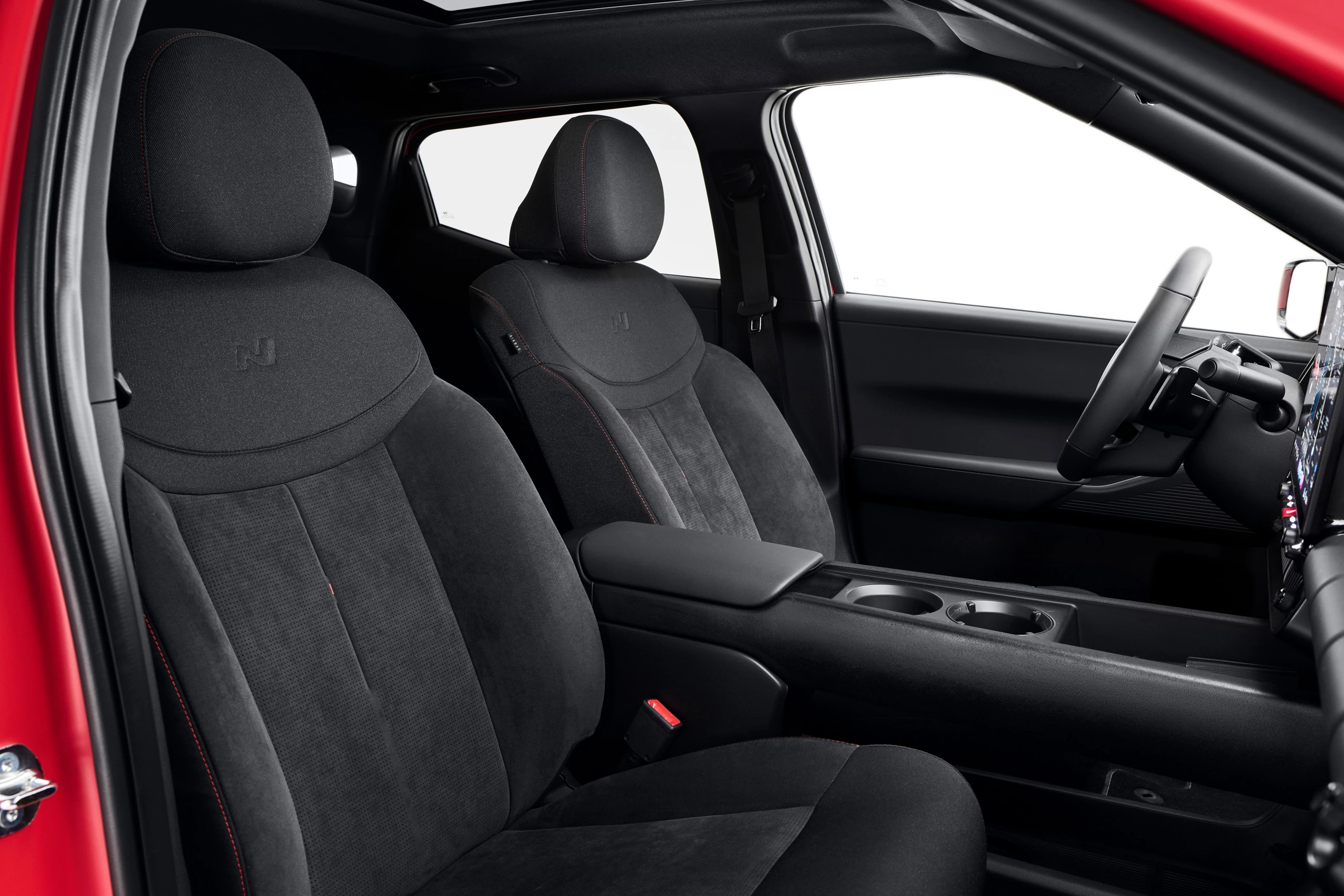 Hyundai Ioniq 3 Long Range frontseats view