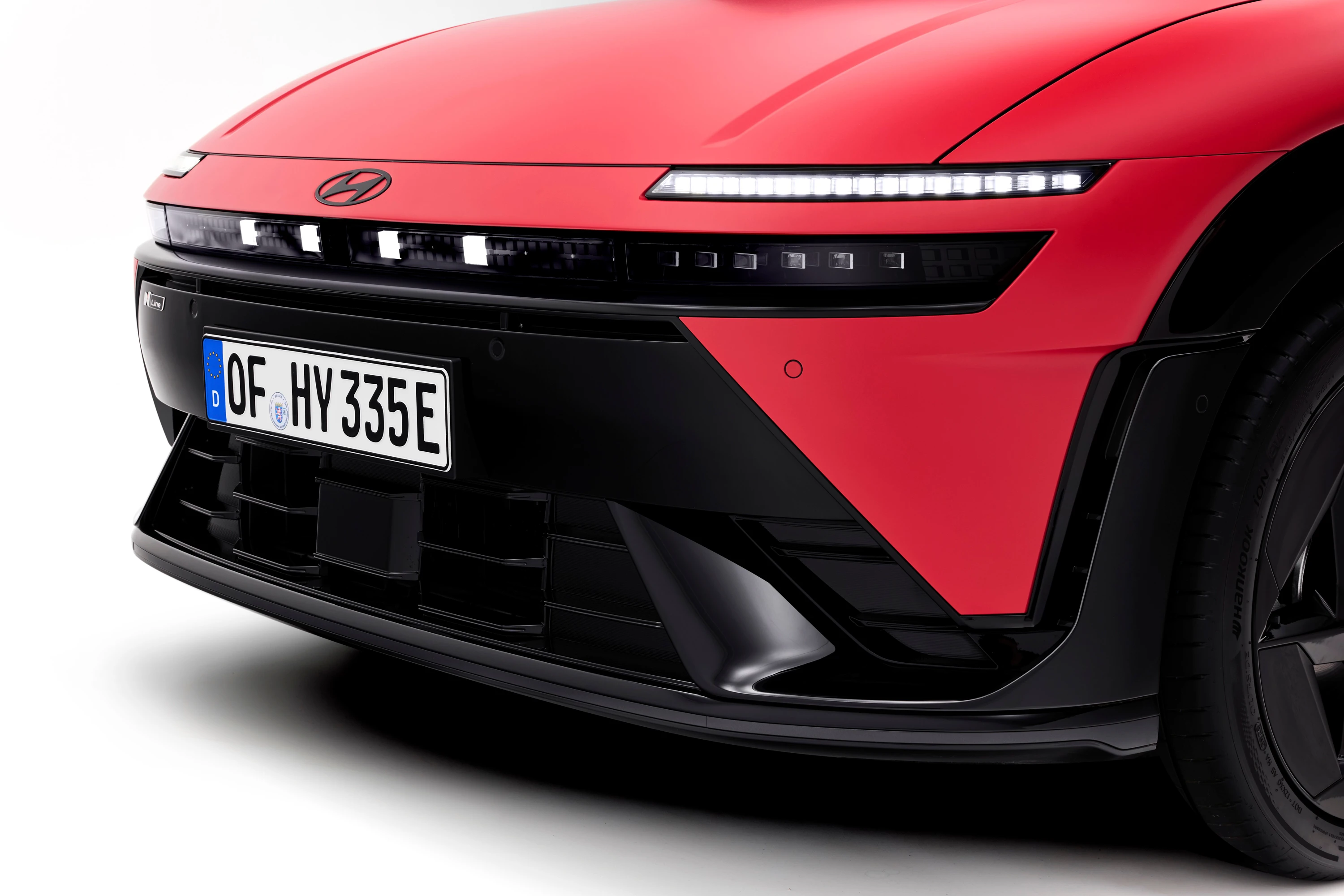 Hyundai Ioniq 3 Long Range headlights view