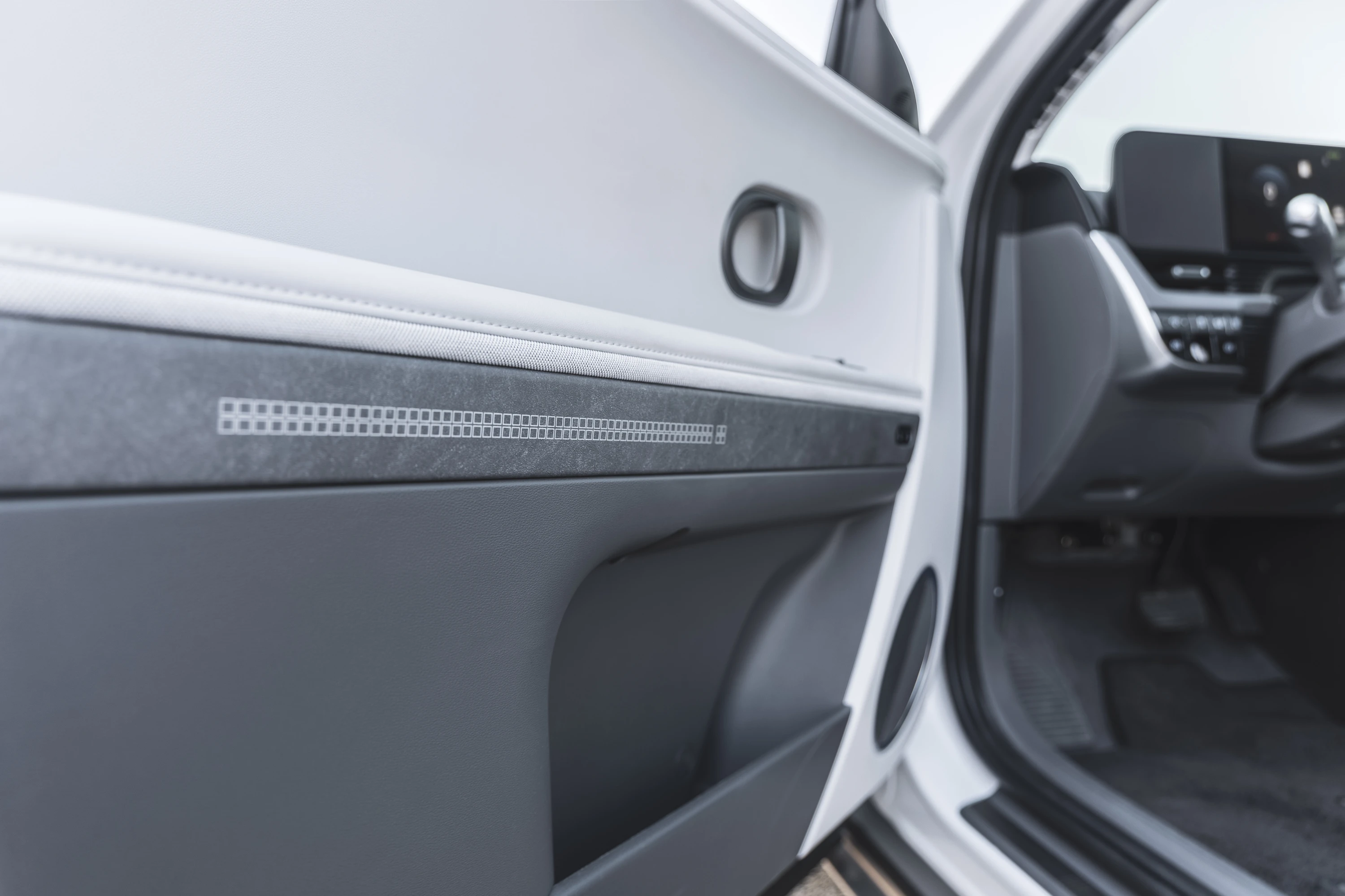 Hyundai Ioniq 5 Long Range RWD details view
