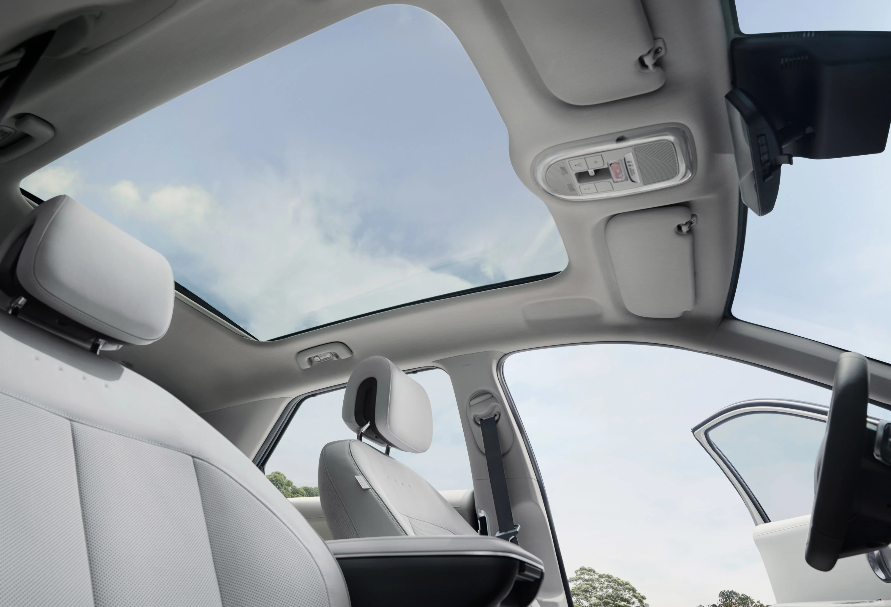 Hyundai IONIQ 5 Standard Range RWD sunroof view