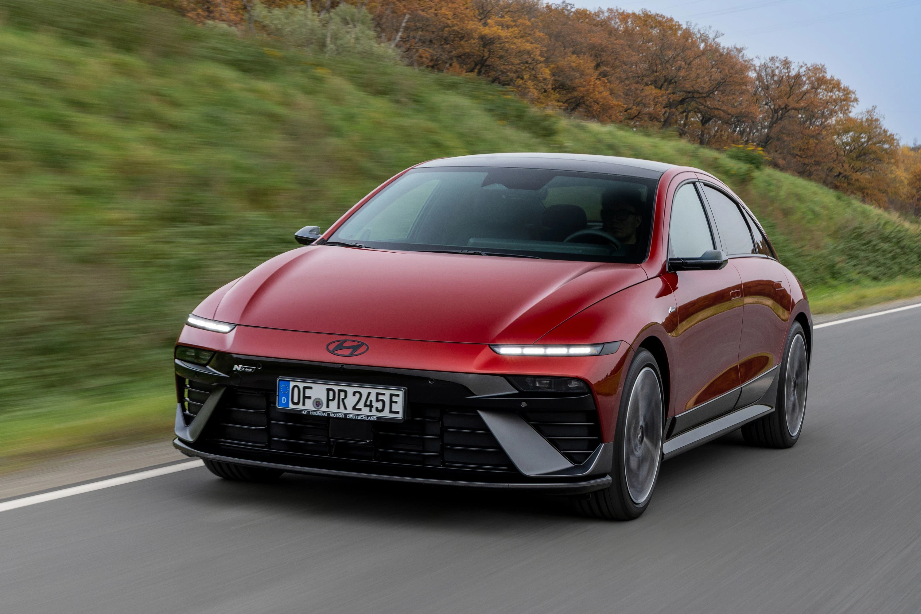 Hyundai Ioniq 6 63 kWh RWD exterior view