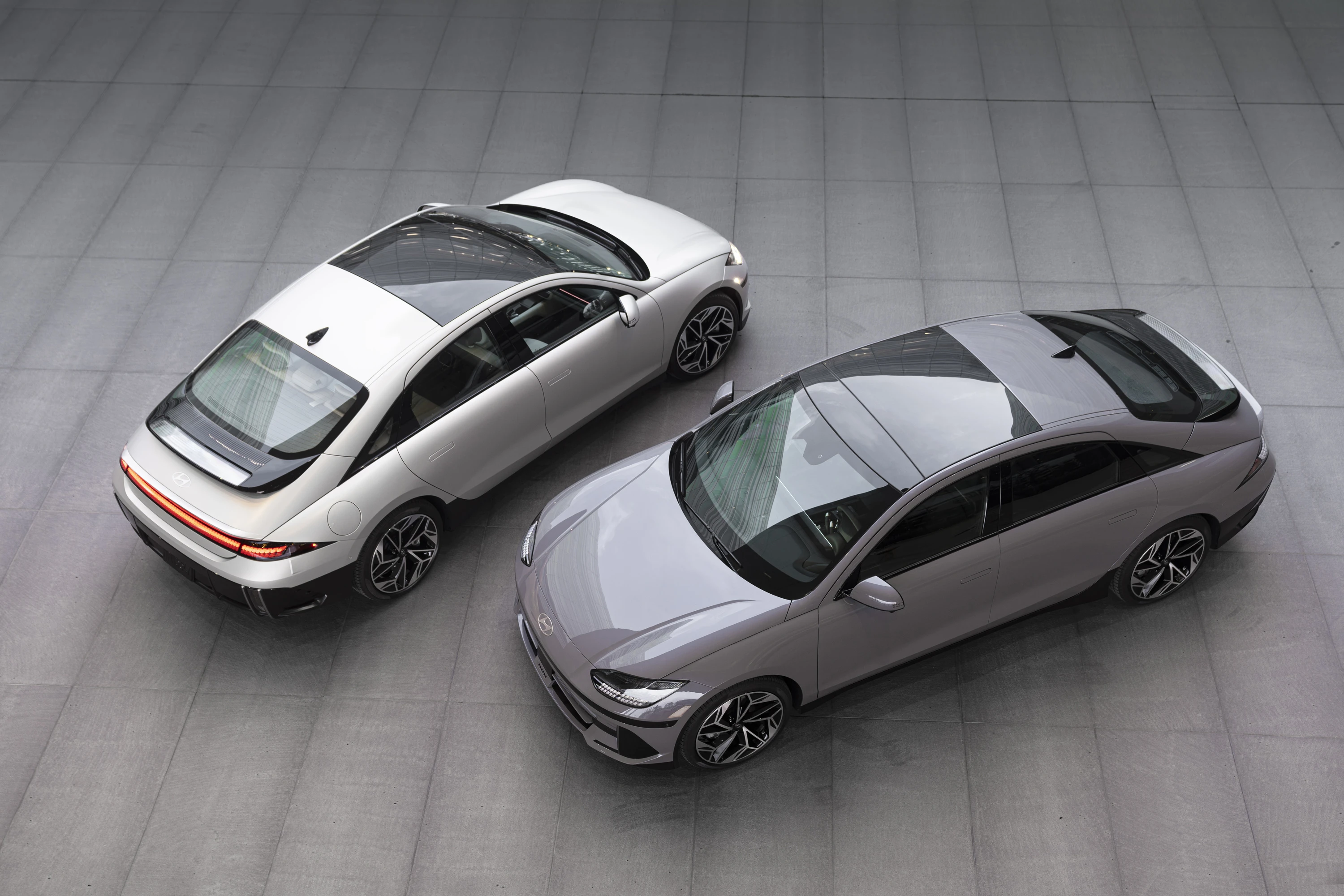 Hyundai Ioniq 6 Long Range AWD exterior view