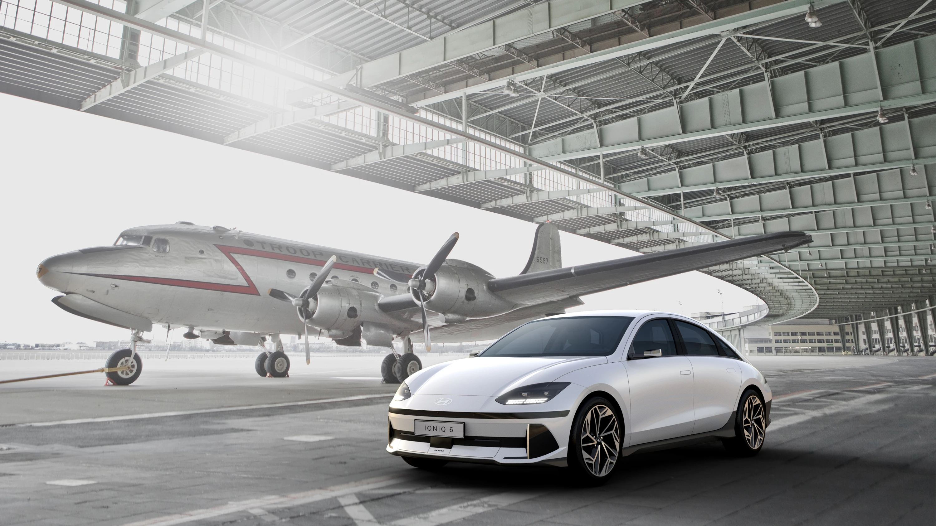Hyundai Ioniq 6 Long Range RWD exterior view